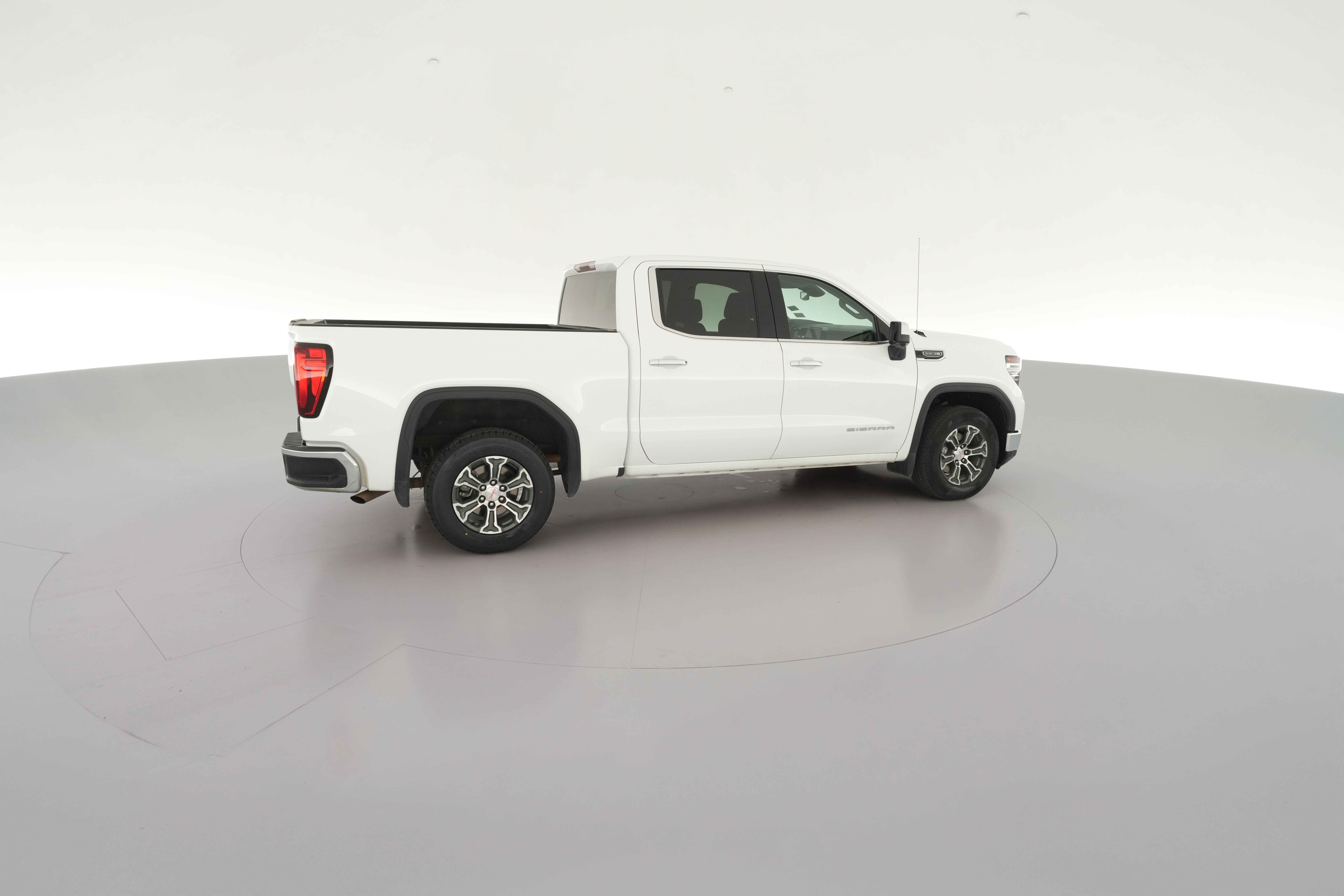 2024 GMC Sierra 1500 SLT - Photo 38