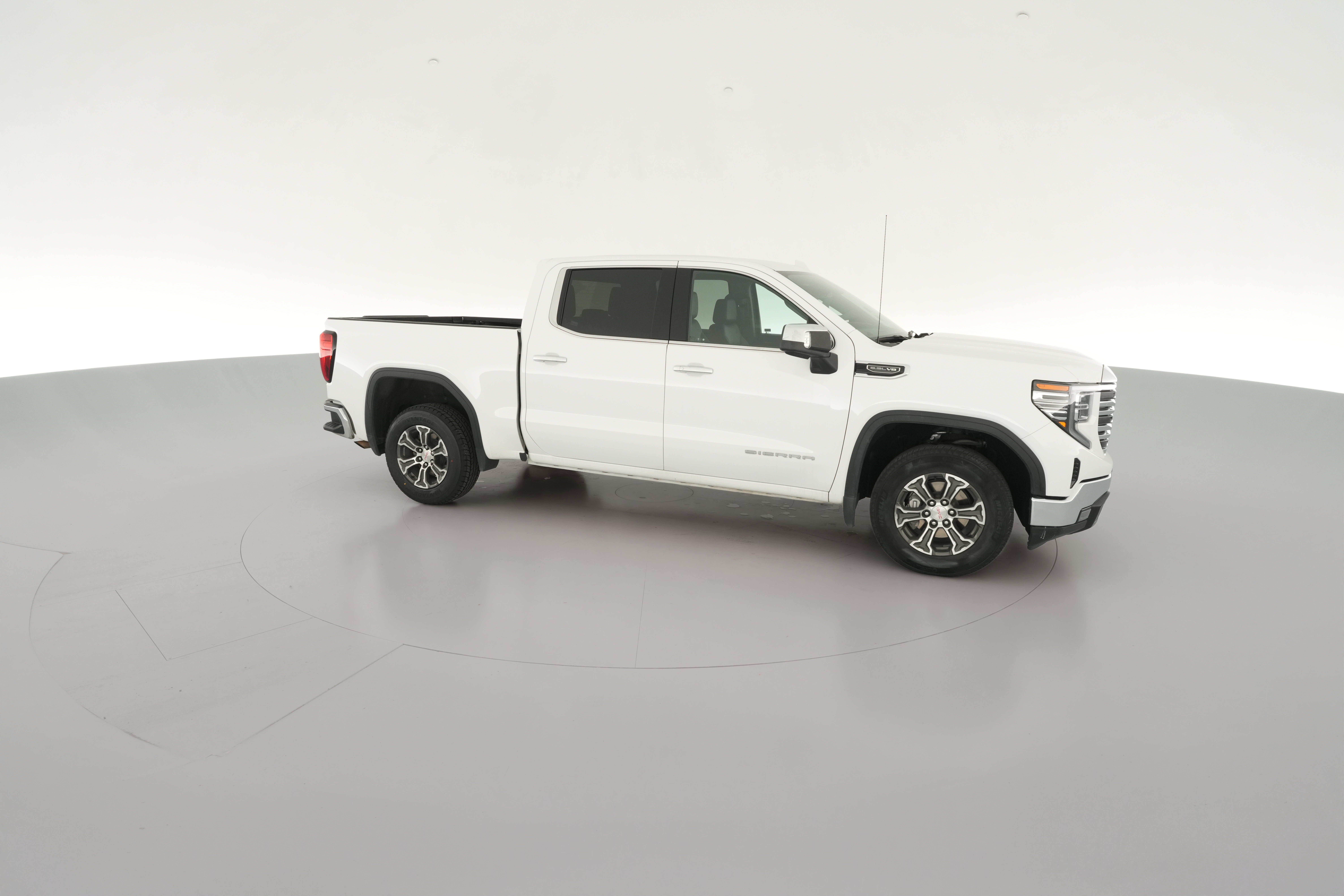 2024 GMC Sierra 1500 SLT - Photo 40