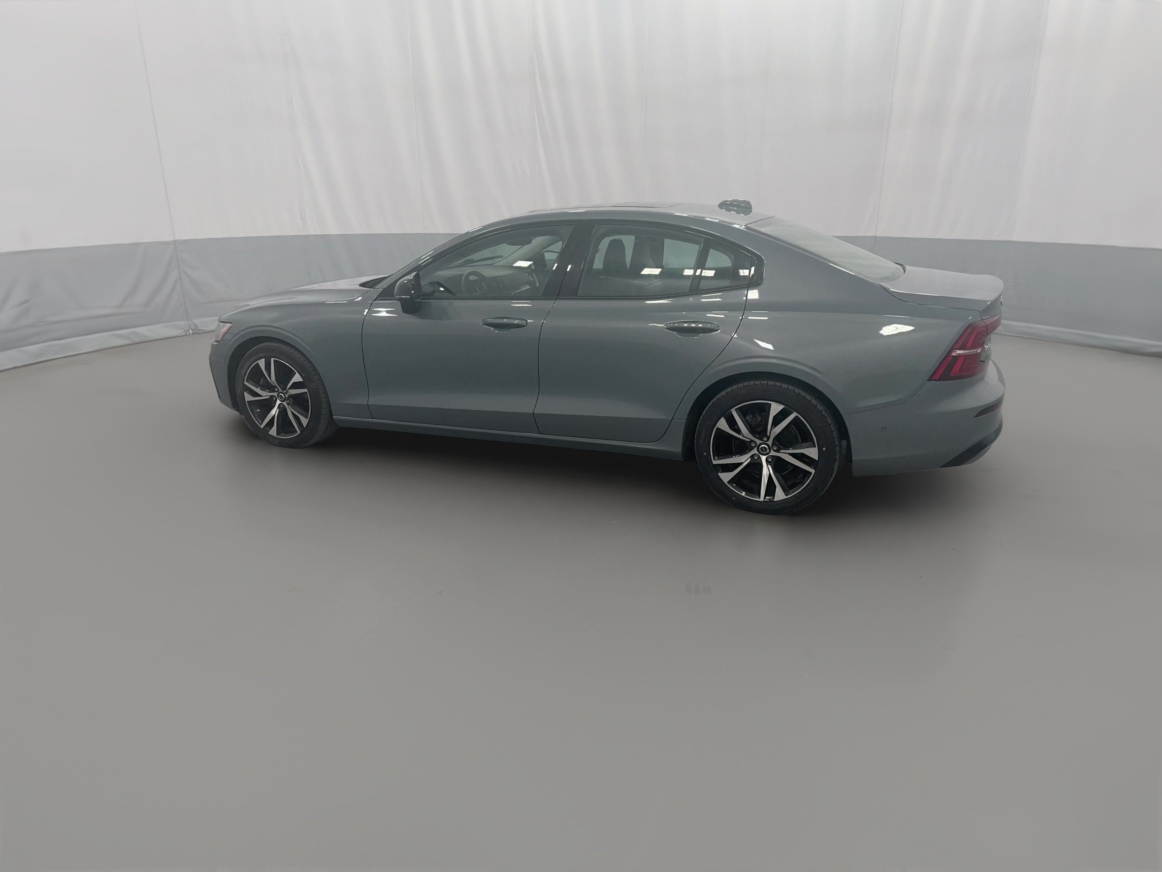 2023 Volvo S60 Plus - Photo 27