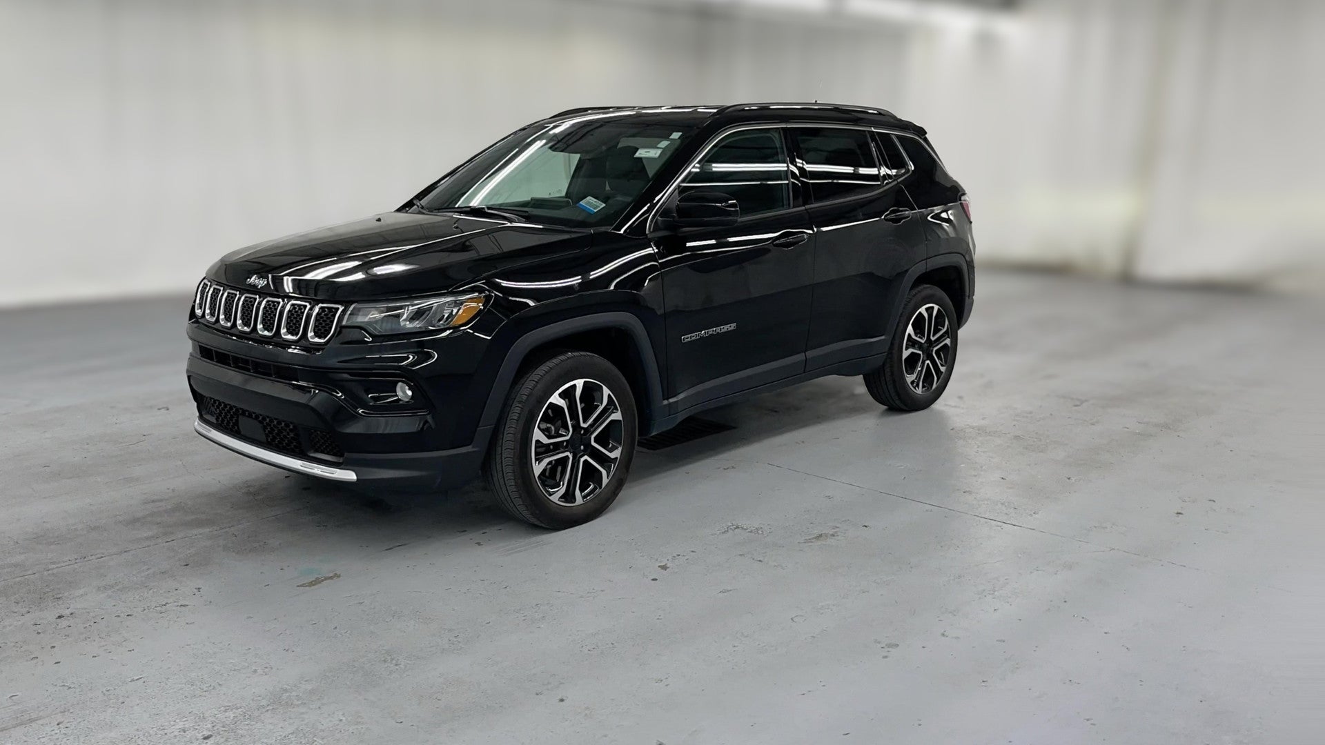 2023 Jeep Compass vehicle photo