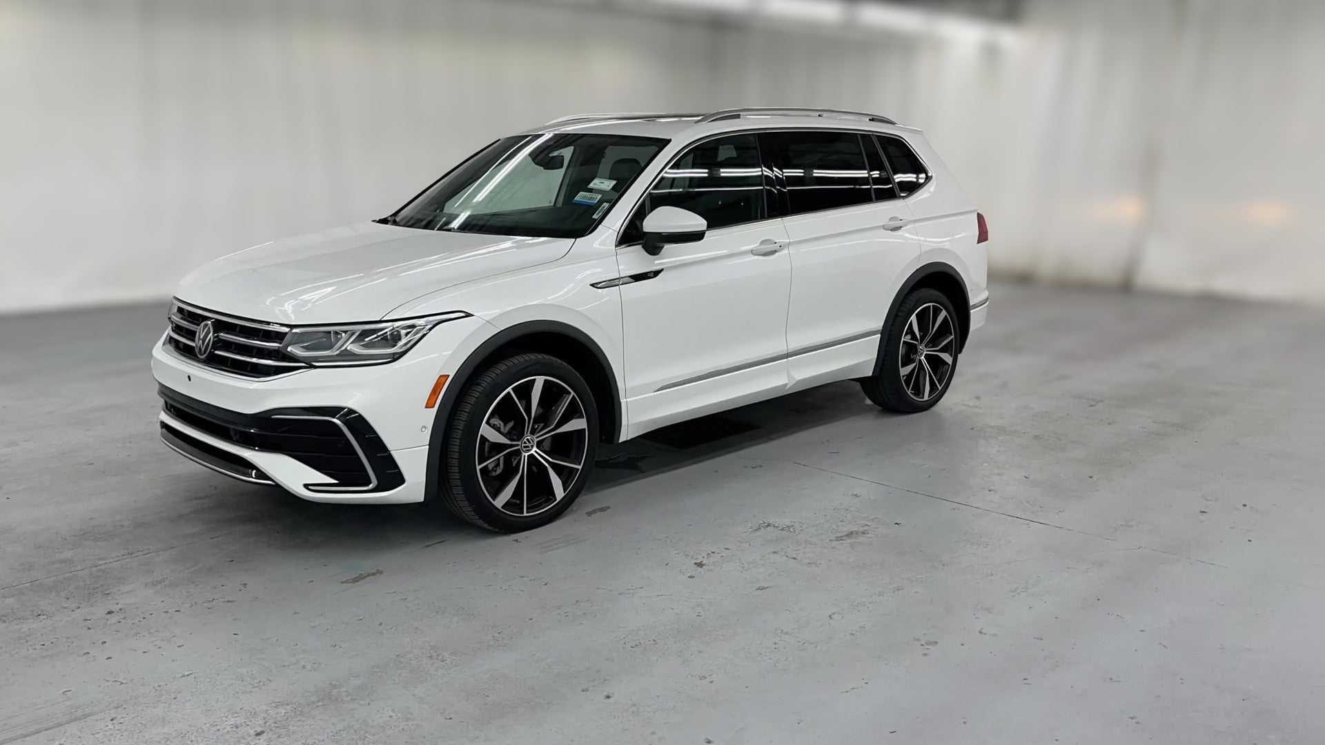 2022 Volkswagen Tiguan vehicle photo