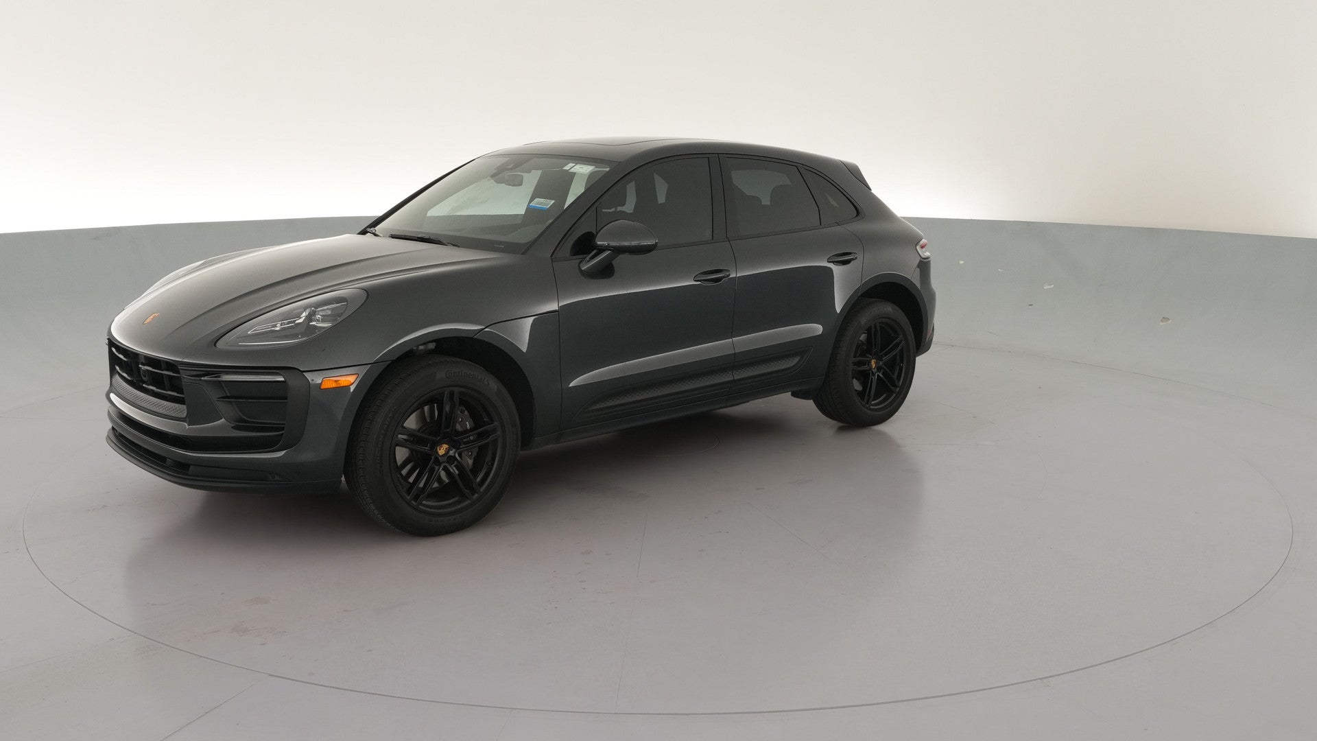 2024 Porsche Macan vehicle photo