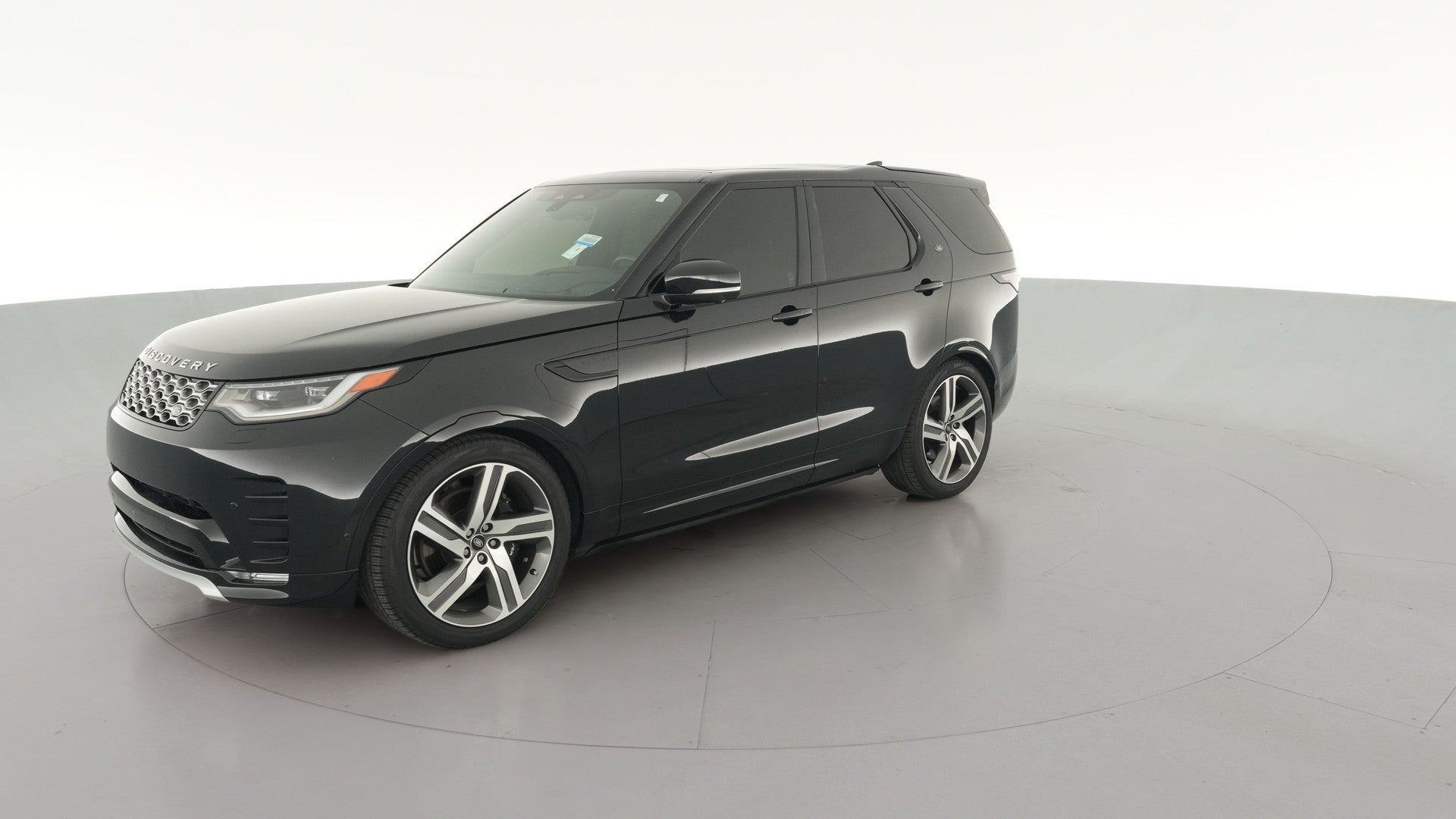 2024 Land Rover Discovery vehicle photo