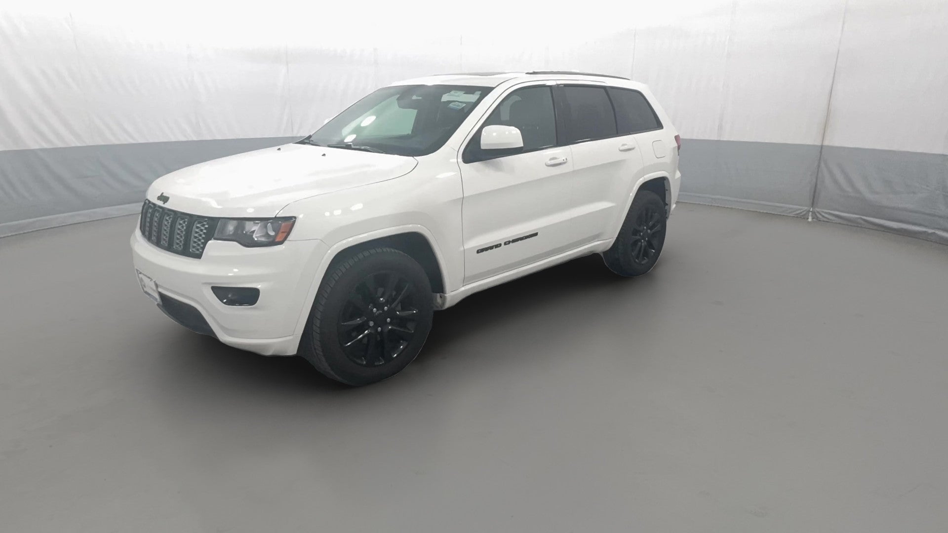 2017 Jeep Grand Cherokee vehicle photo