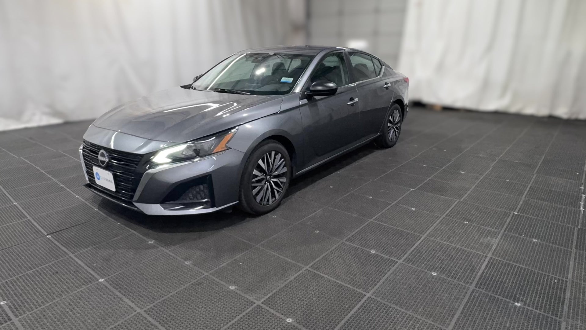 2025 Nissan Altima vehicle photo