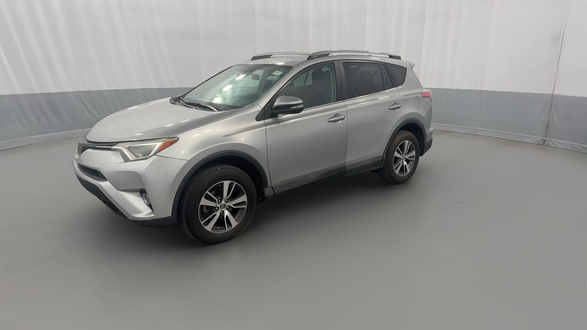 2018 Toyota RAV4 vehicle photo