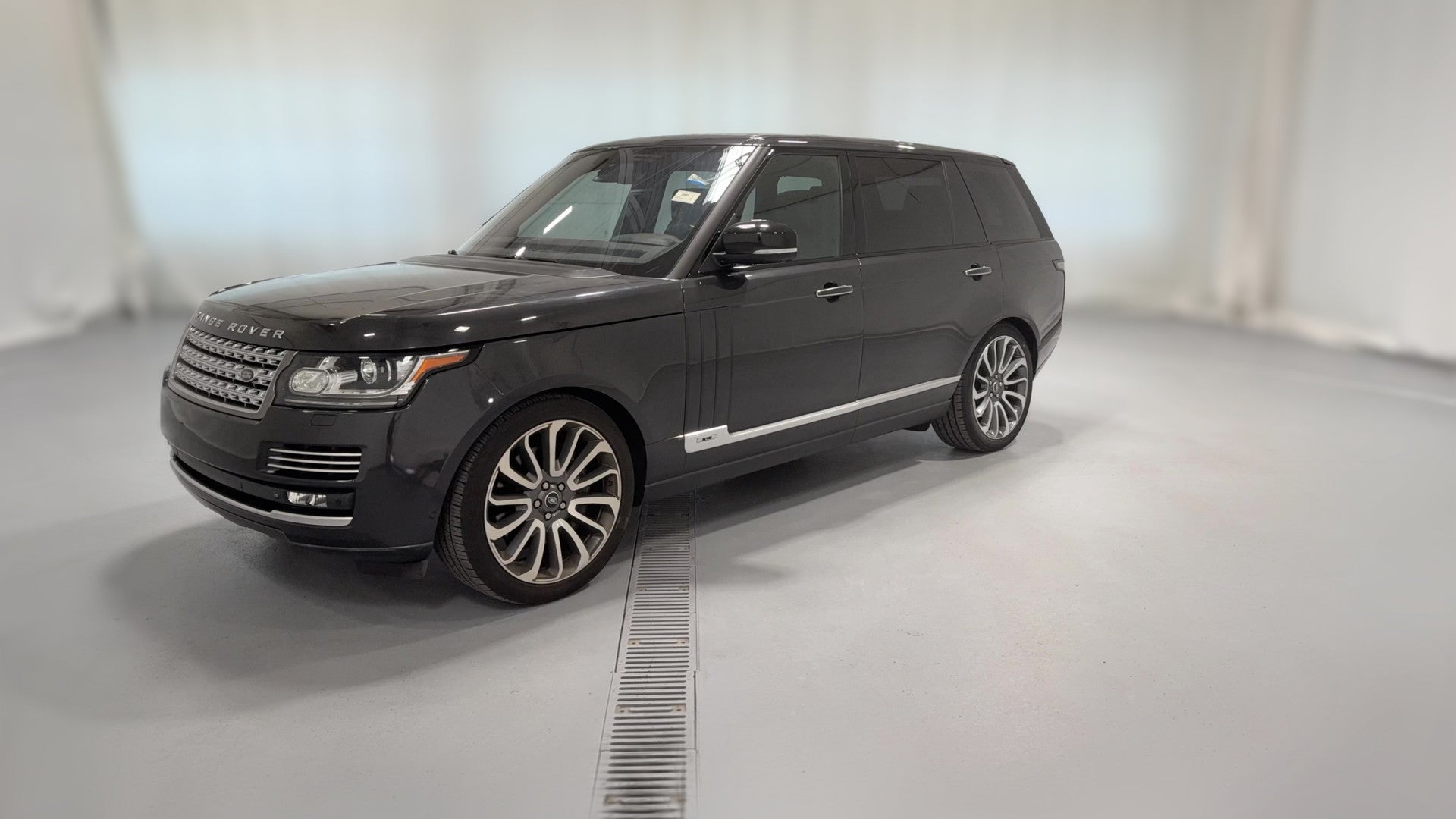 2015 Land Rover Range Rover vehicle photo