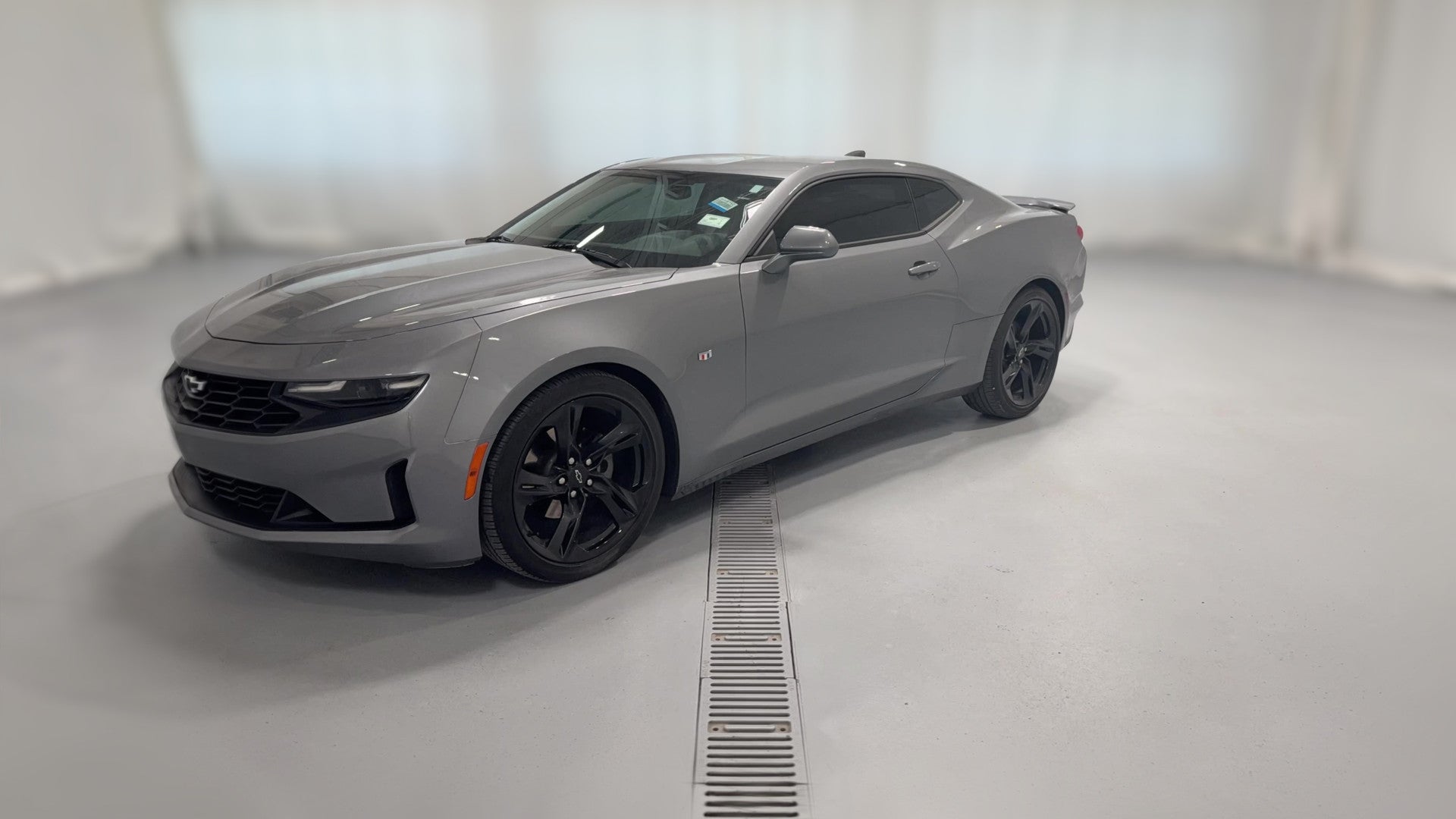 2020 Chevrolet Camaro vehicle photo
