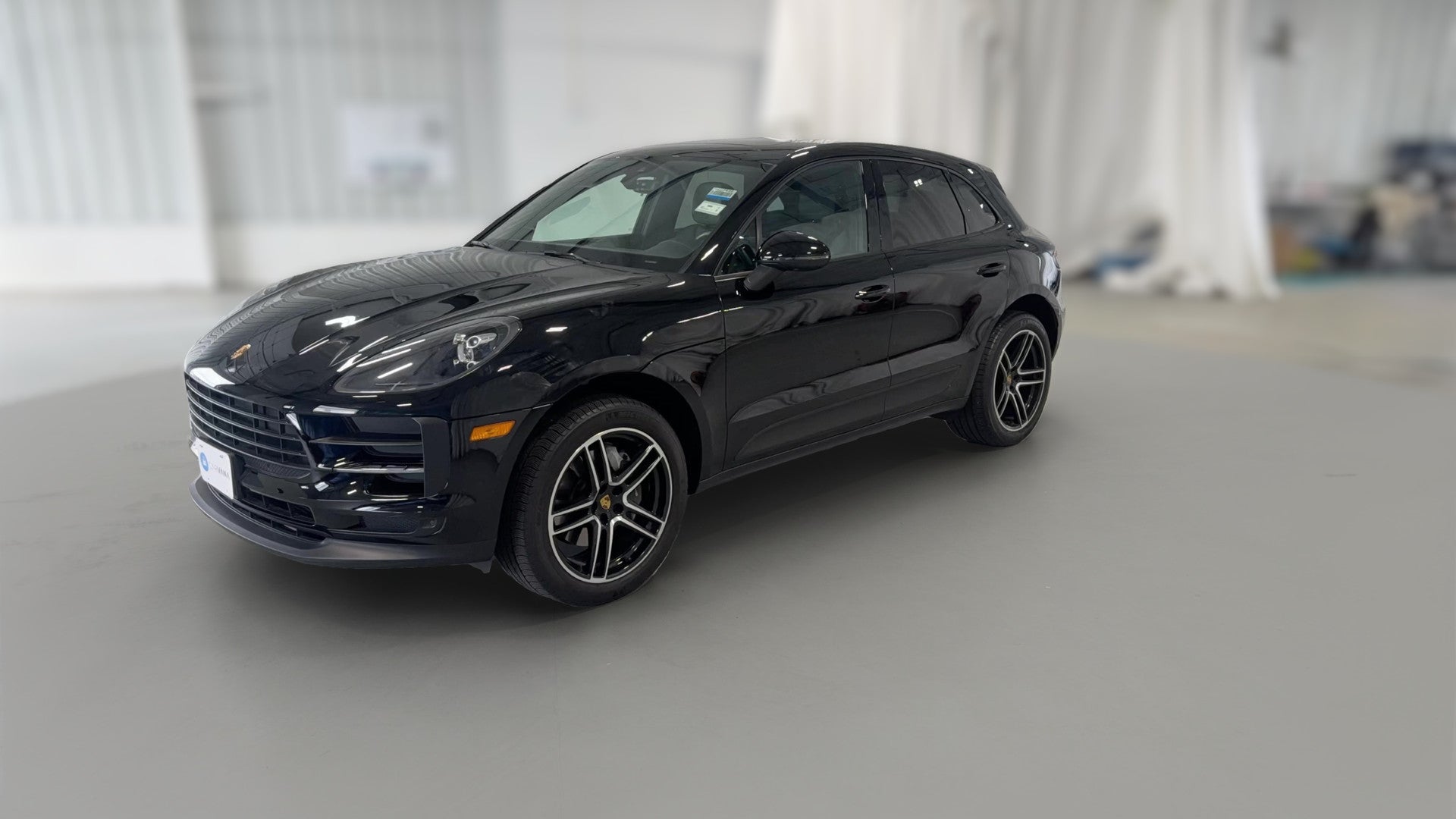 2021 Porsche Macan vehicle photo
