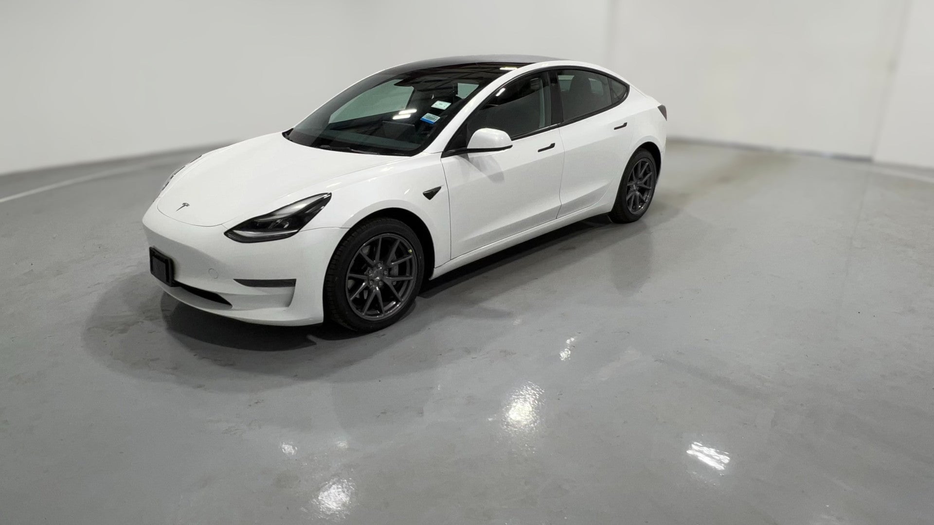 2023 Tesla Model 3 vehicle photo