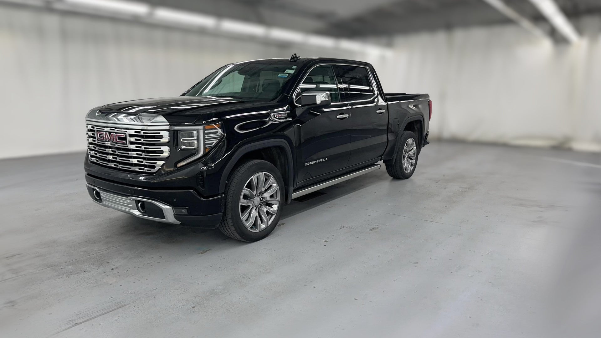 2024 GMC Sierra 1500 Crew Cab vehicle photo