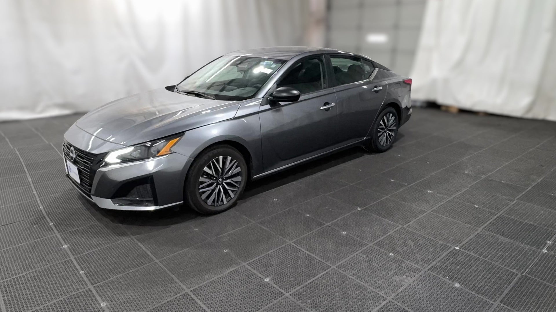 2025 Nissan Altima vehicle photo