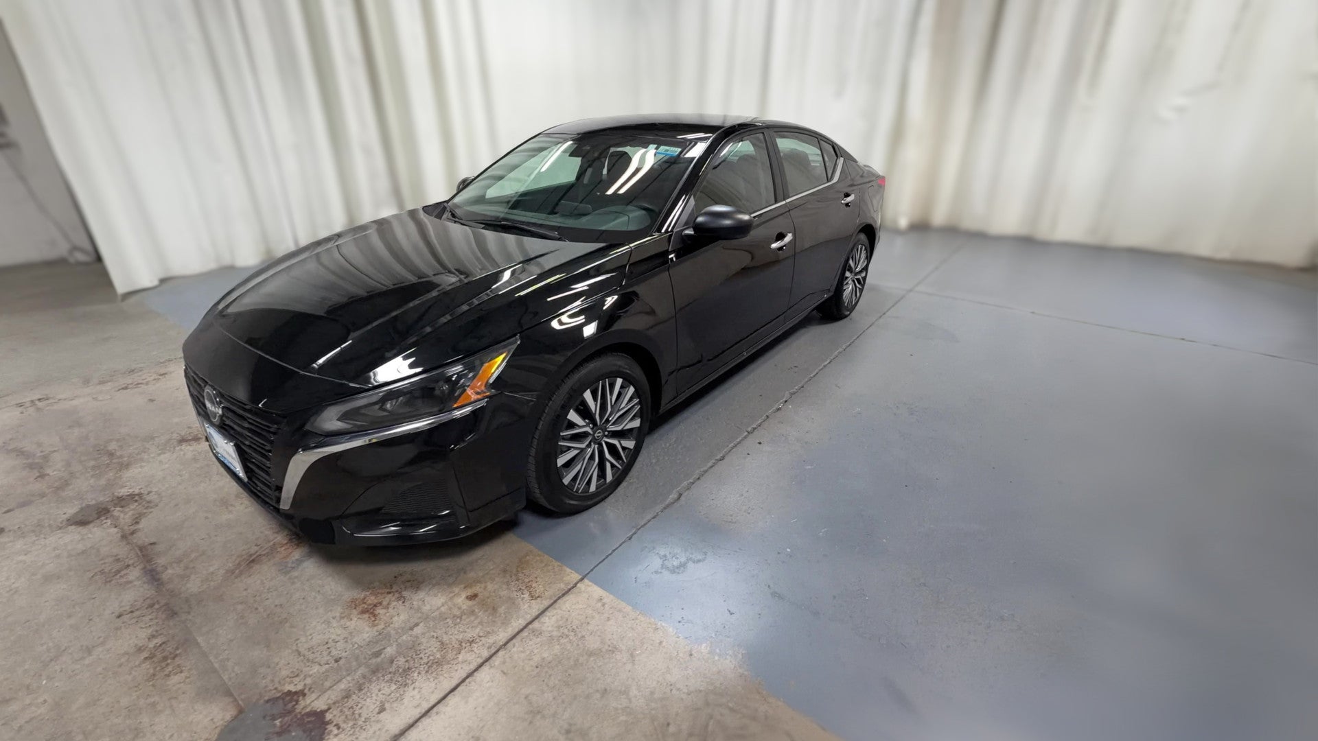 2025 Nissan Altima vehicle photo