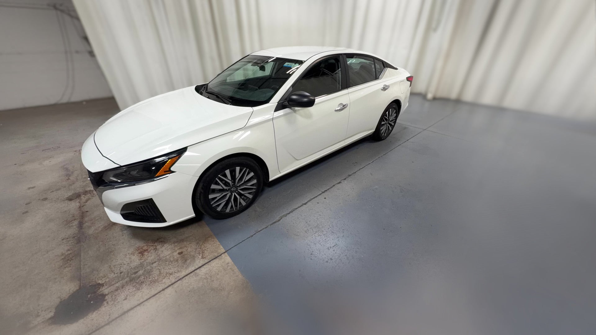 2025 Nissan Altima vehicle photo