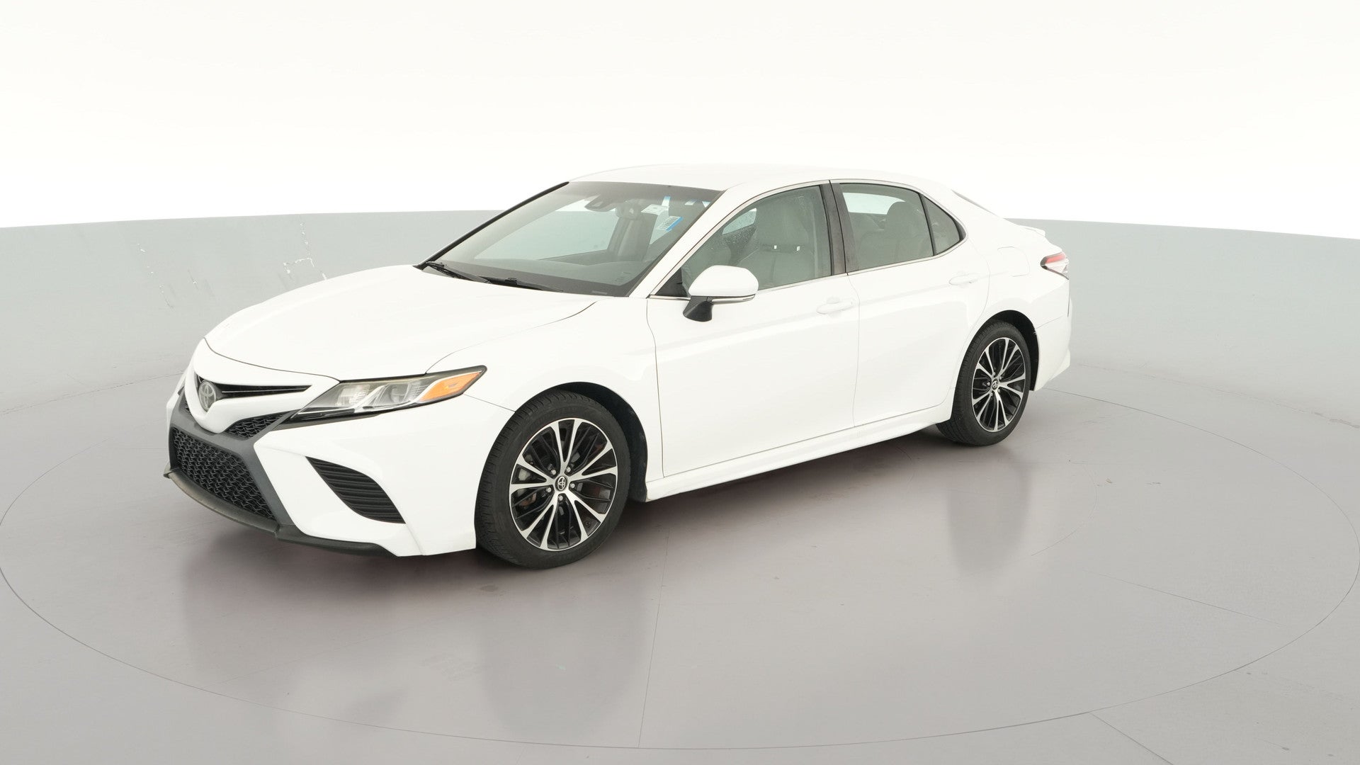 2018 Toyota Camry vehicle photo