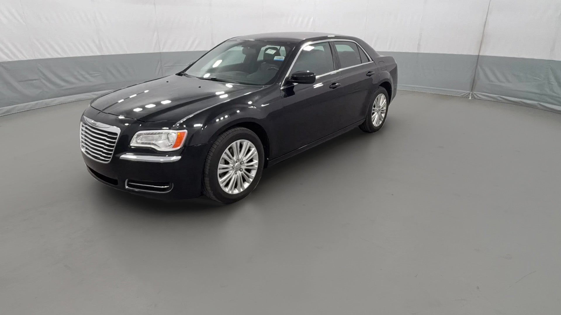 2014 Chrysler 300 vehicle photo