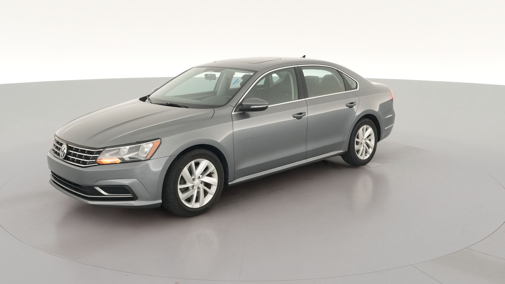2018 Volkswagen Passat vehicle photo