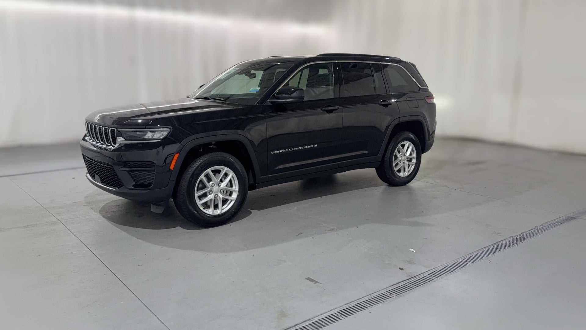2026 Jeep Grand Cherokee vehicle photo