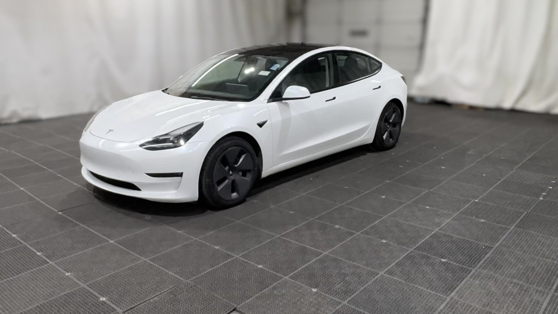 2022 Tesla Model 3 vehicle photo