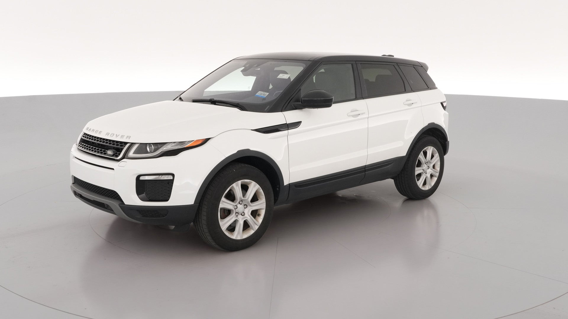 2018 Land Rover Range Rover Evoque vehicle photo