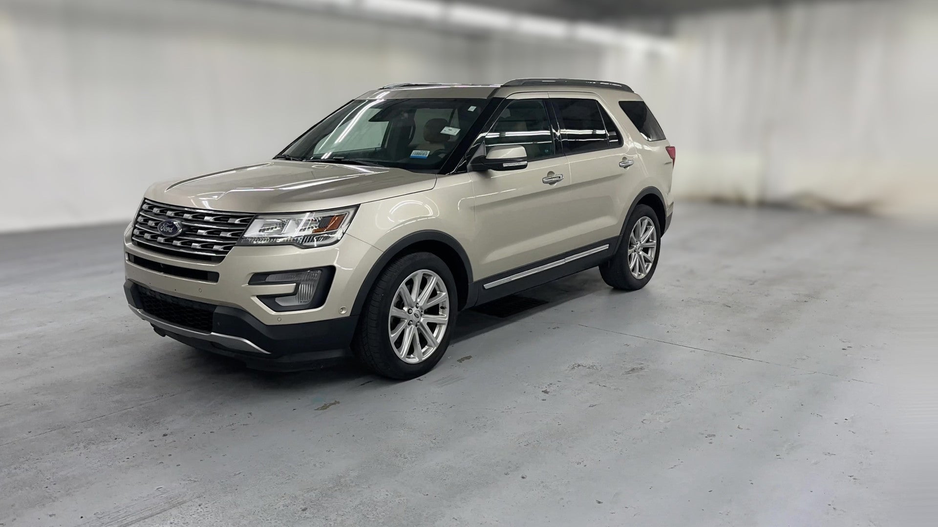 2017 Ford Explorer vehicle photo
