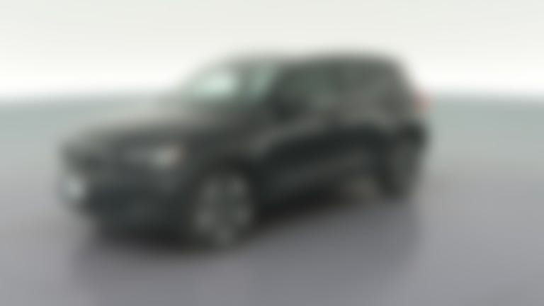 2024 Volvo XC40 vehicle photo