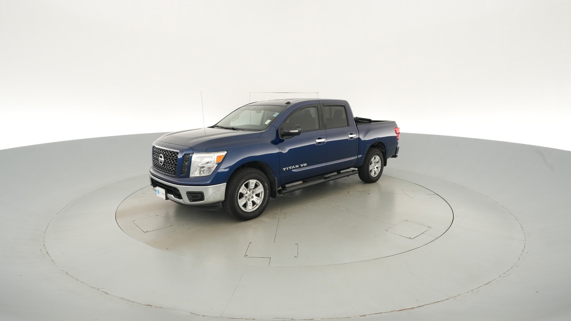 2019 Nissan Titan Crew Cab vehicle photo