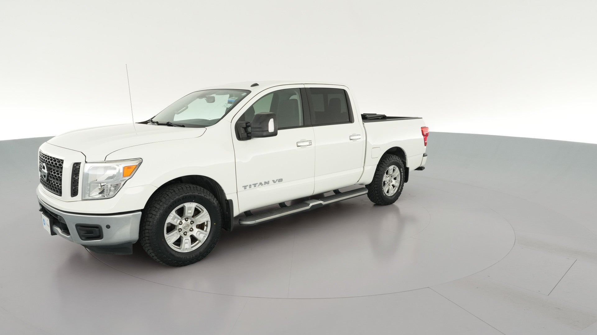 2019 Nissan Titan Crew Cab vehicle photo