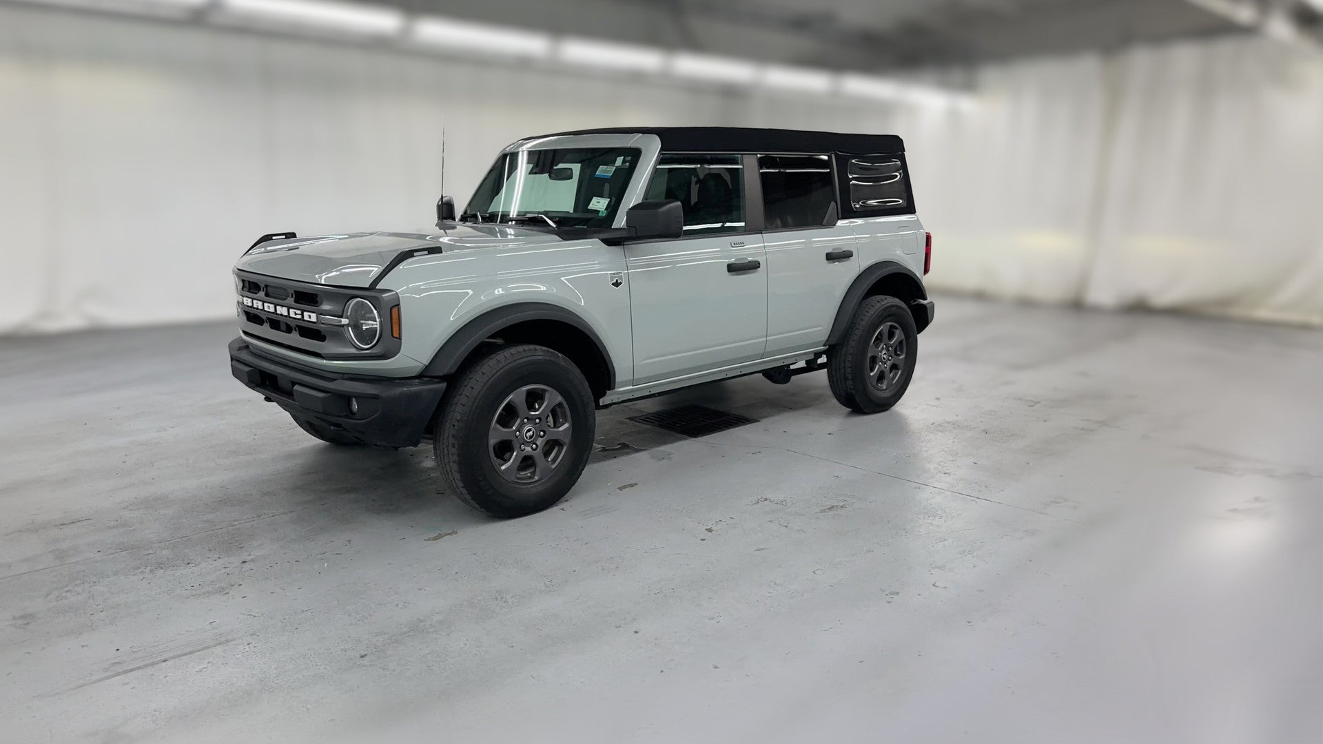 2023 Ford Bronco vehicle photo