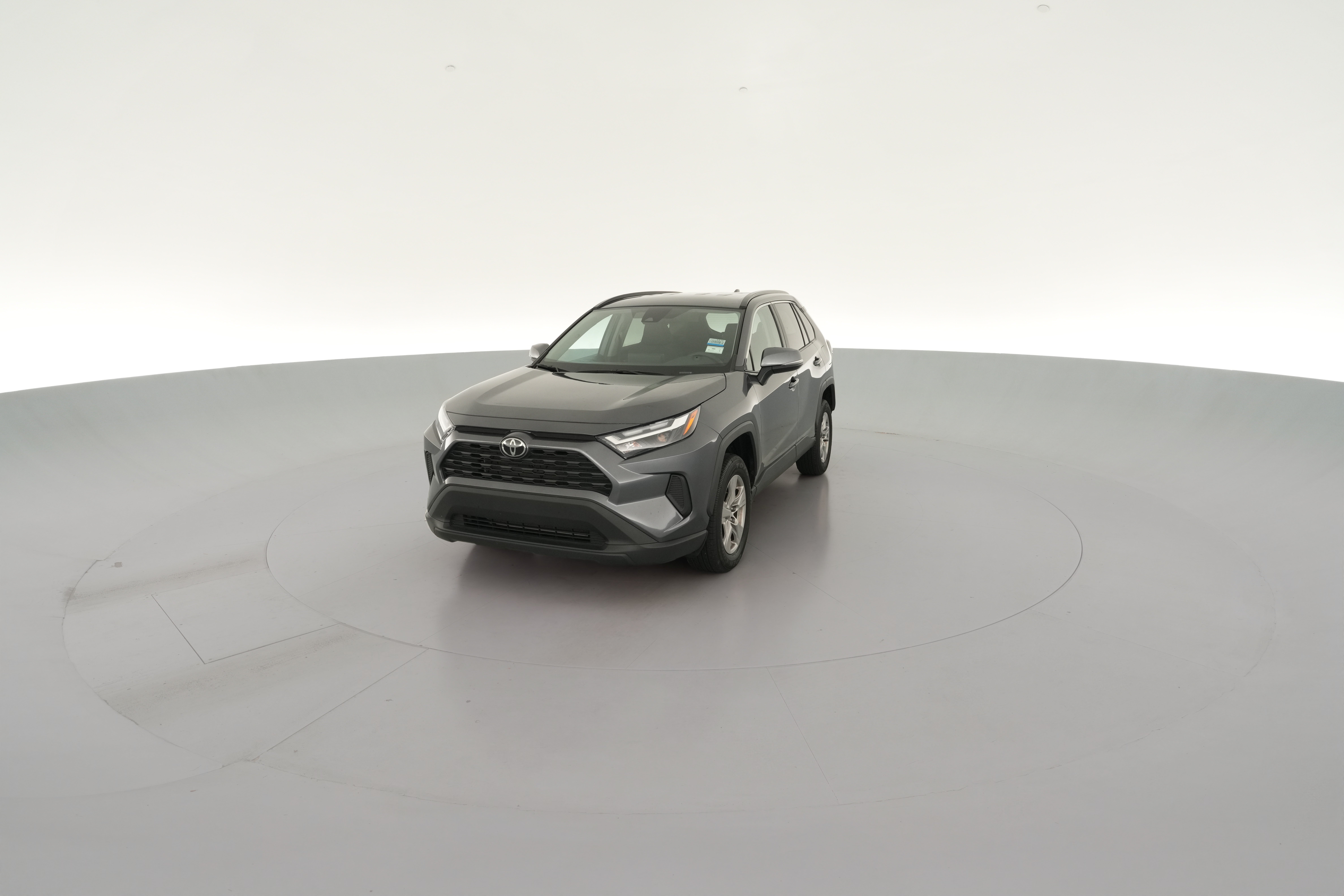 2025 Toyota RAV4 XLE - Photo 23