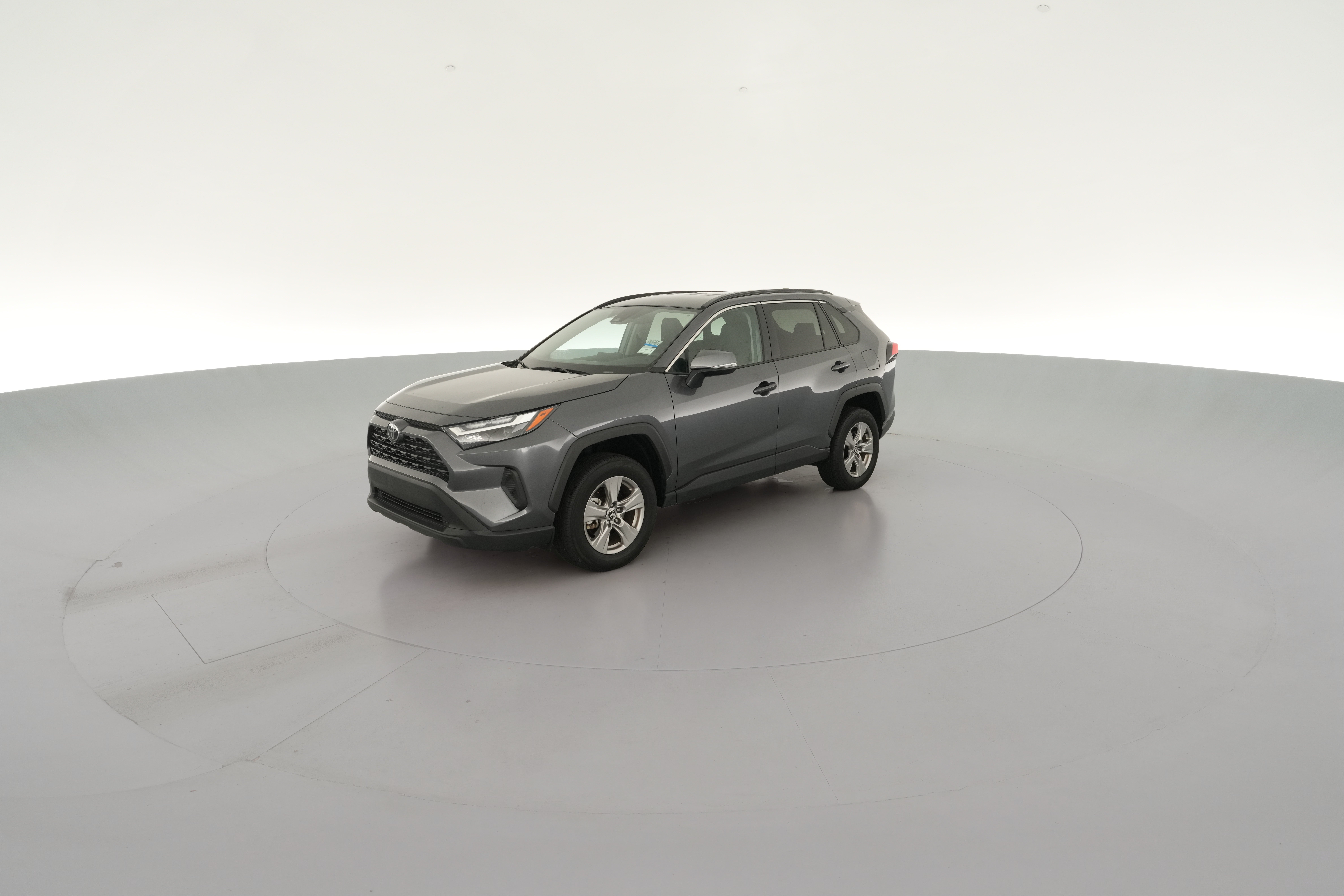 2025 Toyota RAV4 XLE - Photo 24