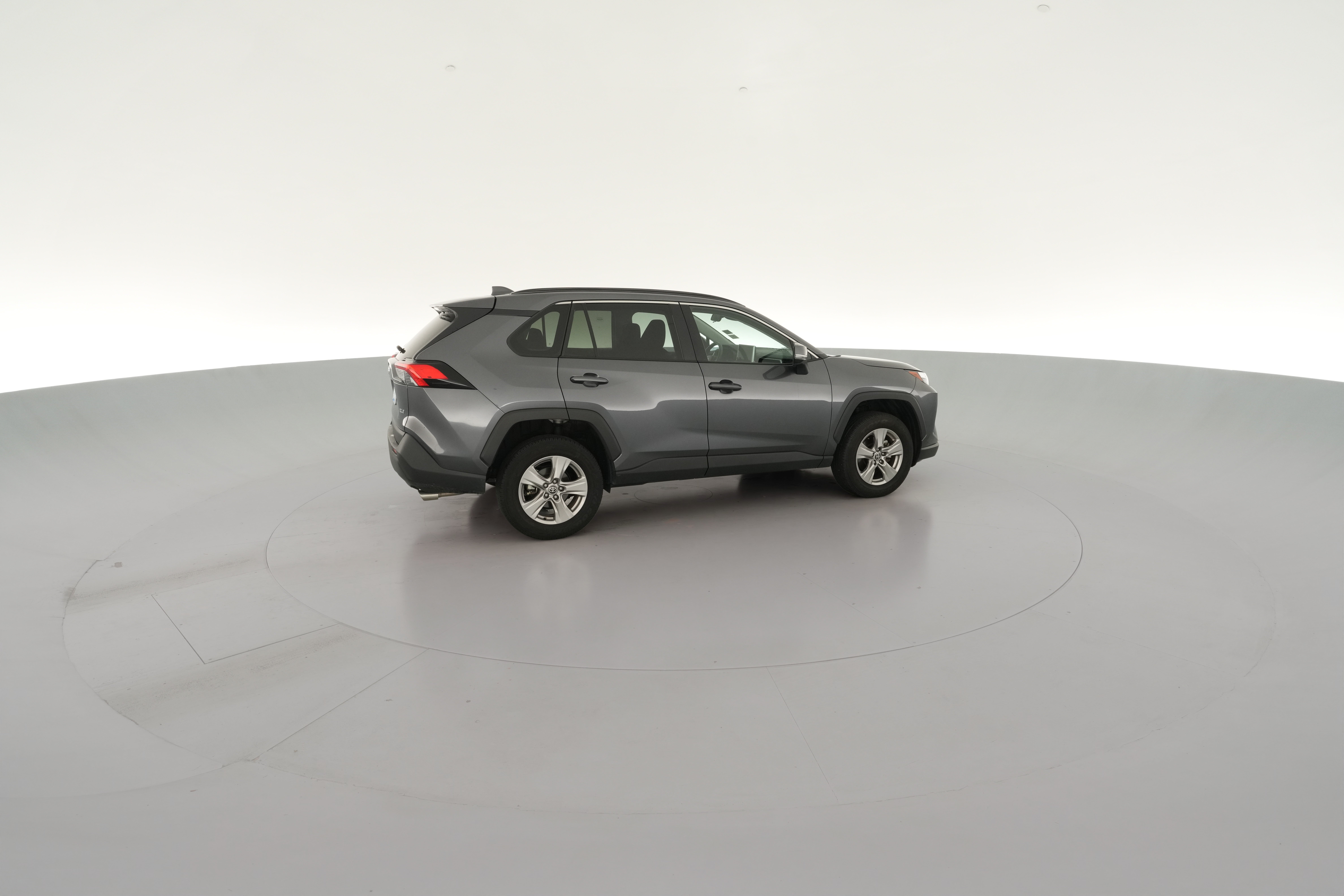 2025 Toyota RAV4 XLE - Photo 33