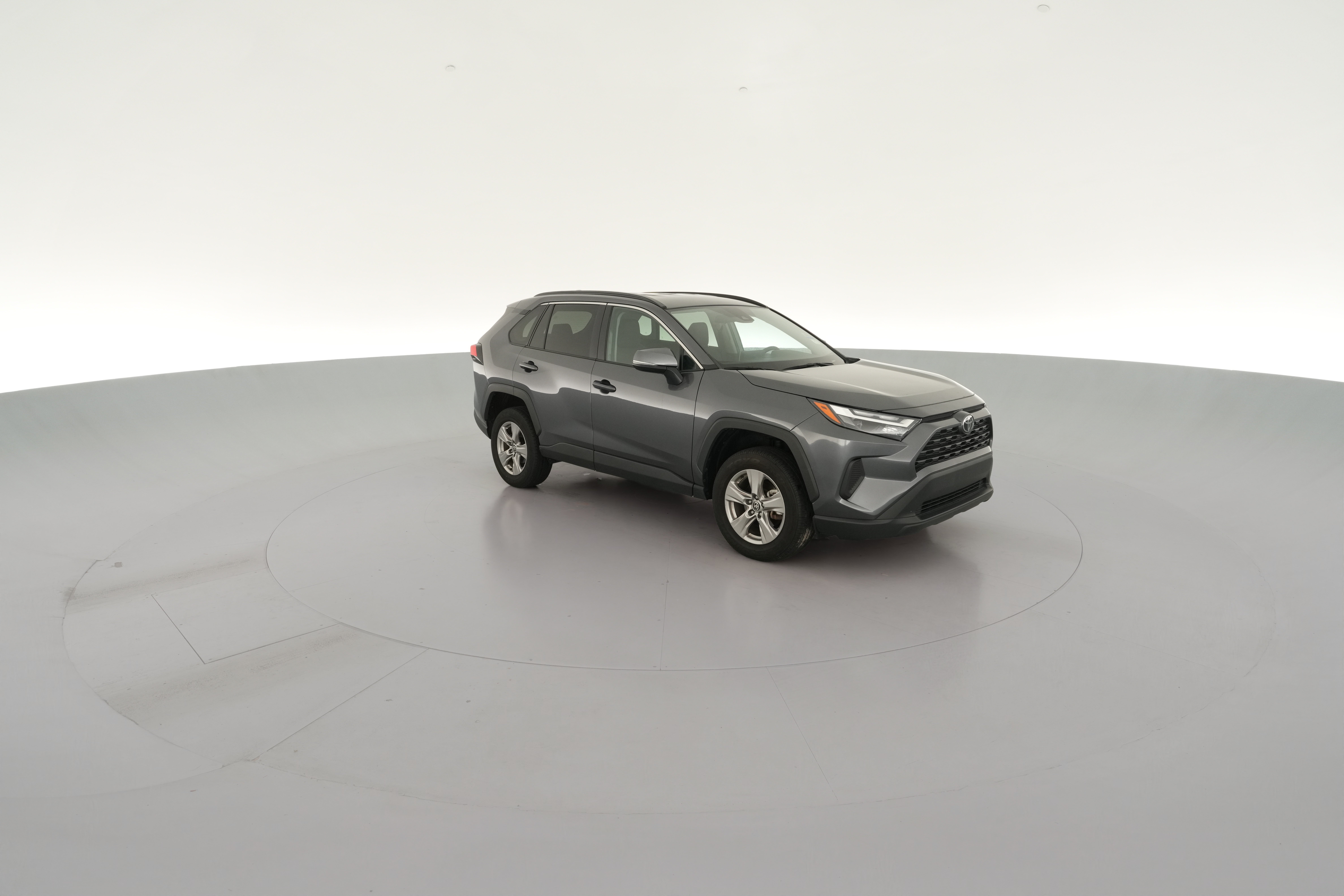 2025 Toyota RAV4 XLE - Photo 36