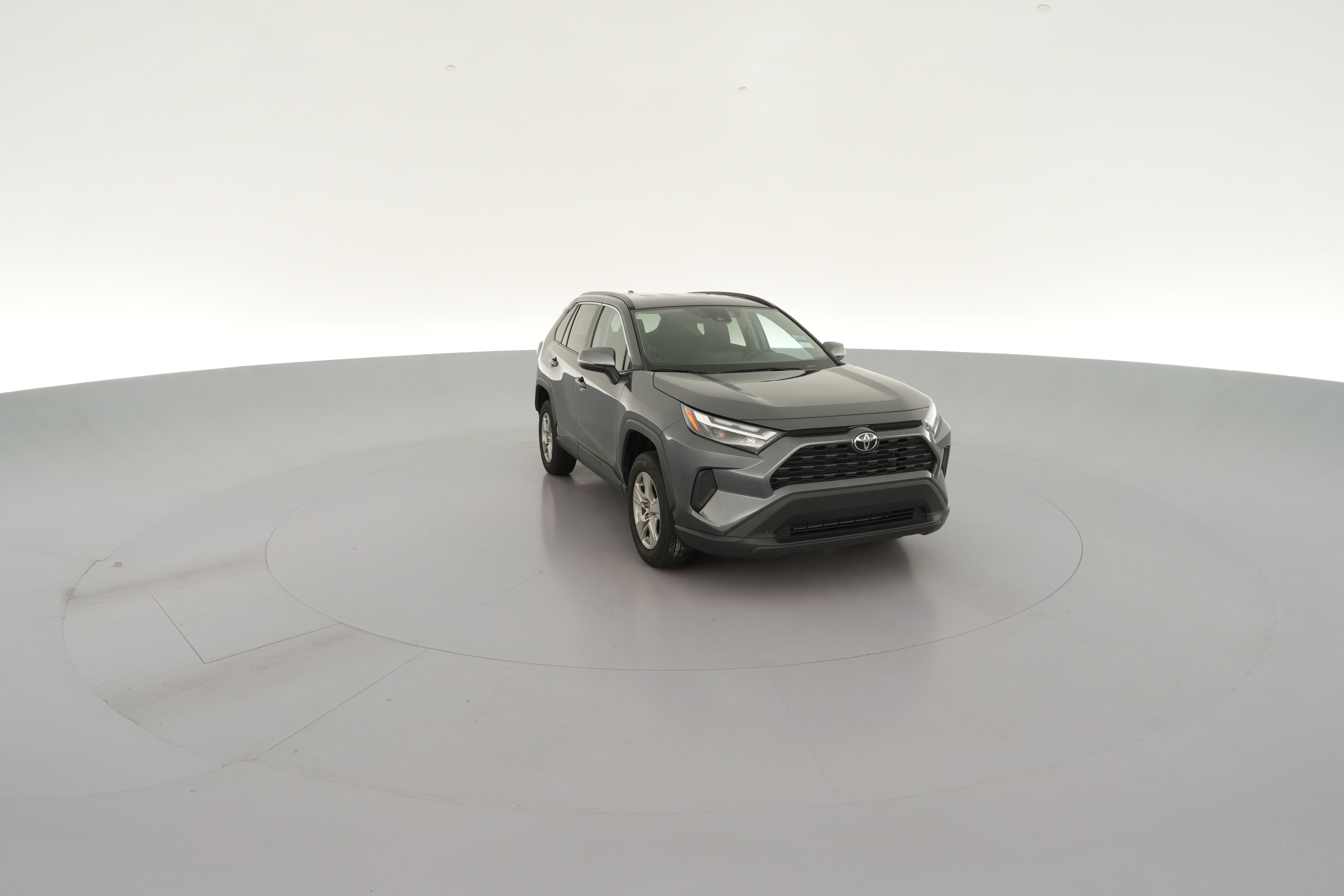 2025 Toyota RAV4 XLE - Photo 37