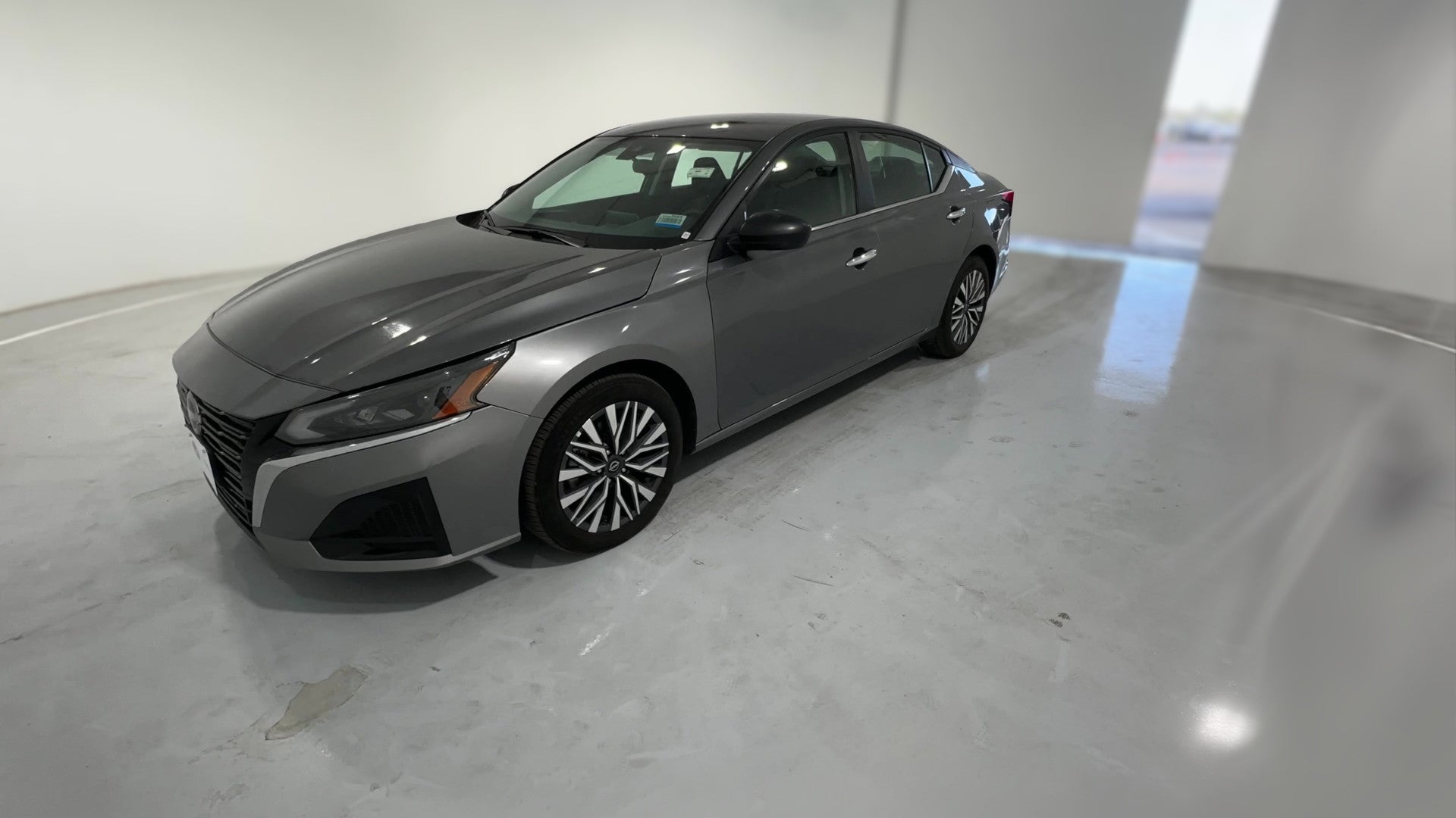 2025 Nissan Altima vehicle photo