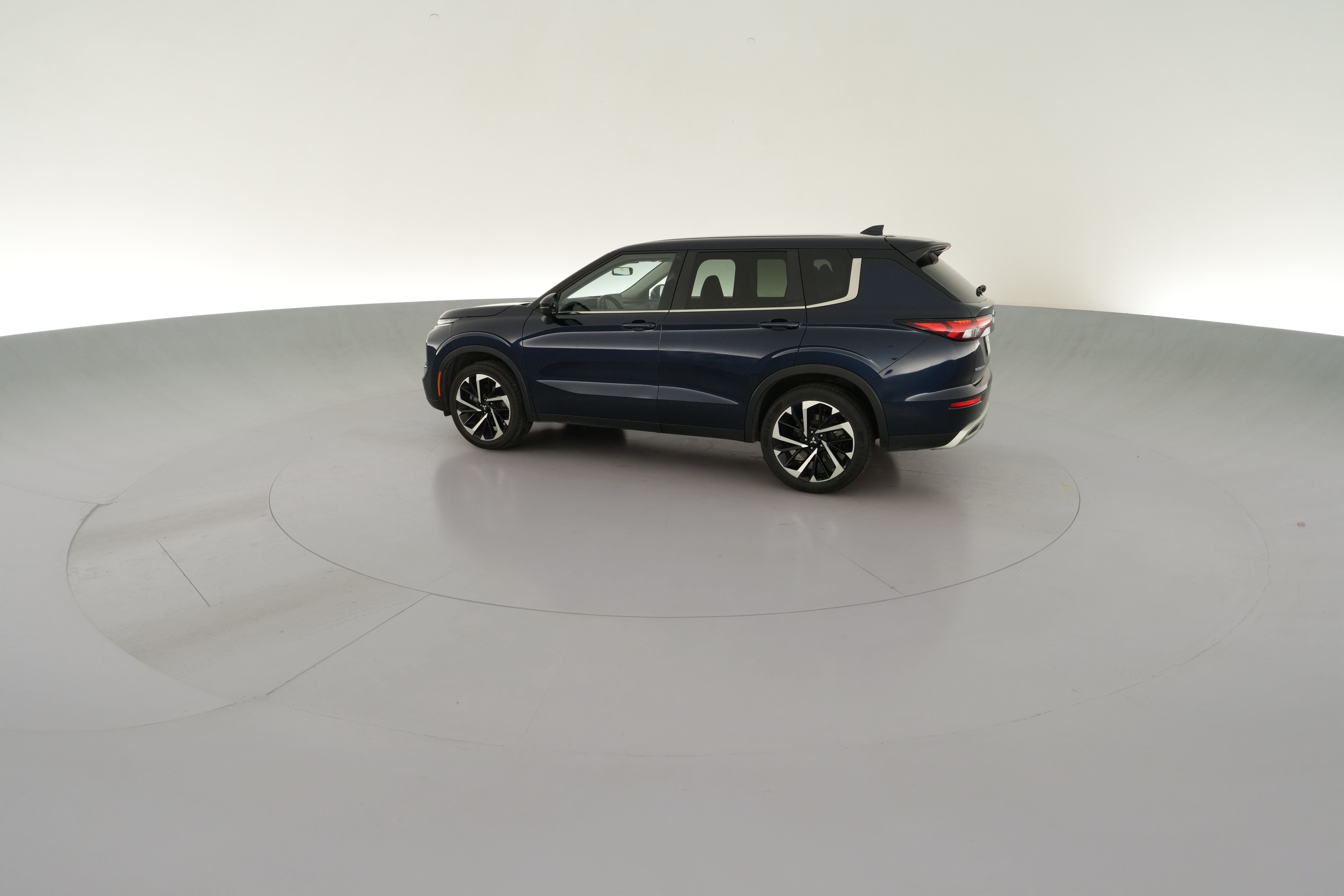 2024 Mitsubishi Outlander SE - Photo 32