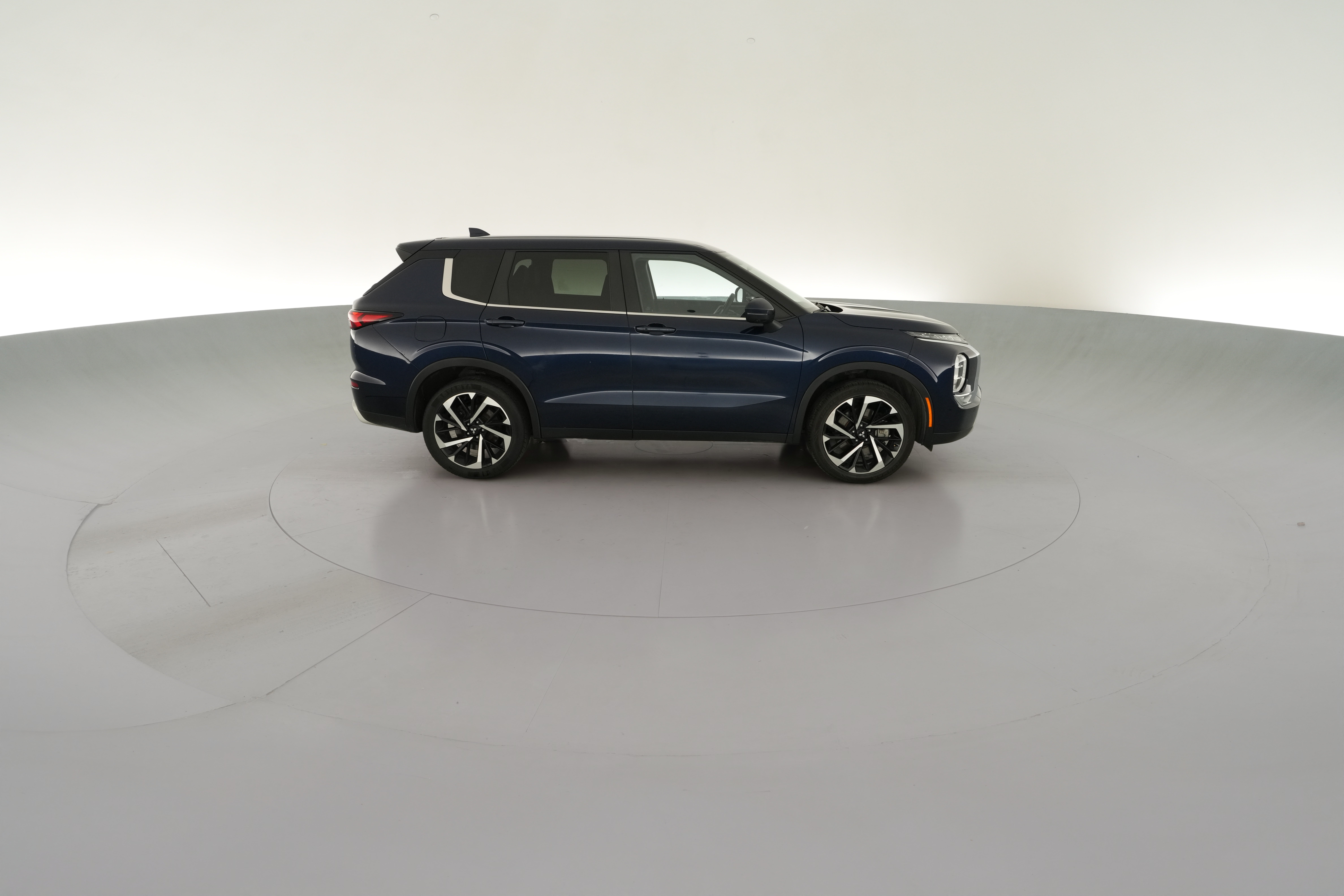 2024 Mitsubishi Outlander SE - Photo 39