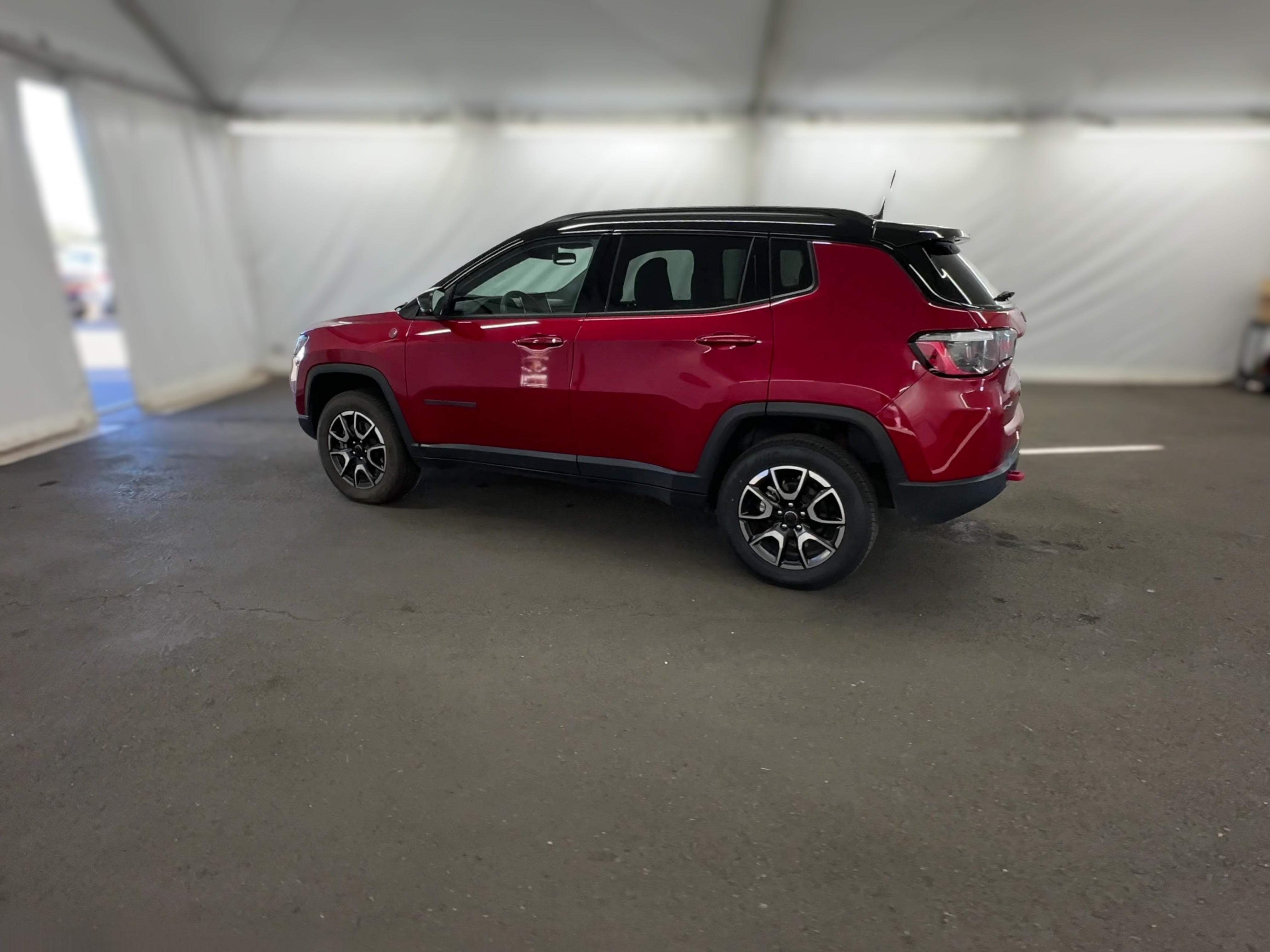 2025 Jeep Compass Trailhawk - Photo 31