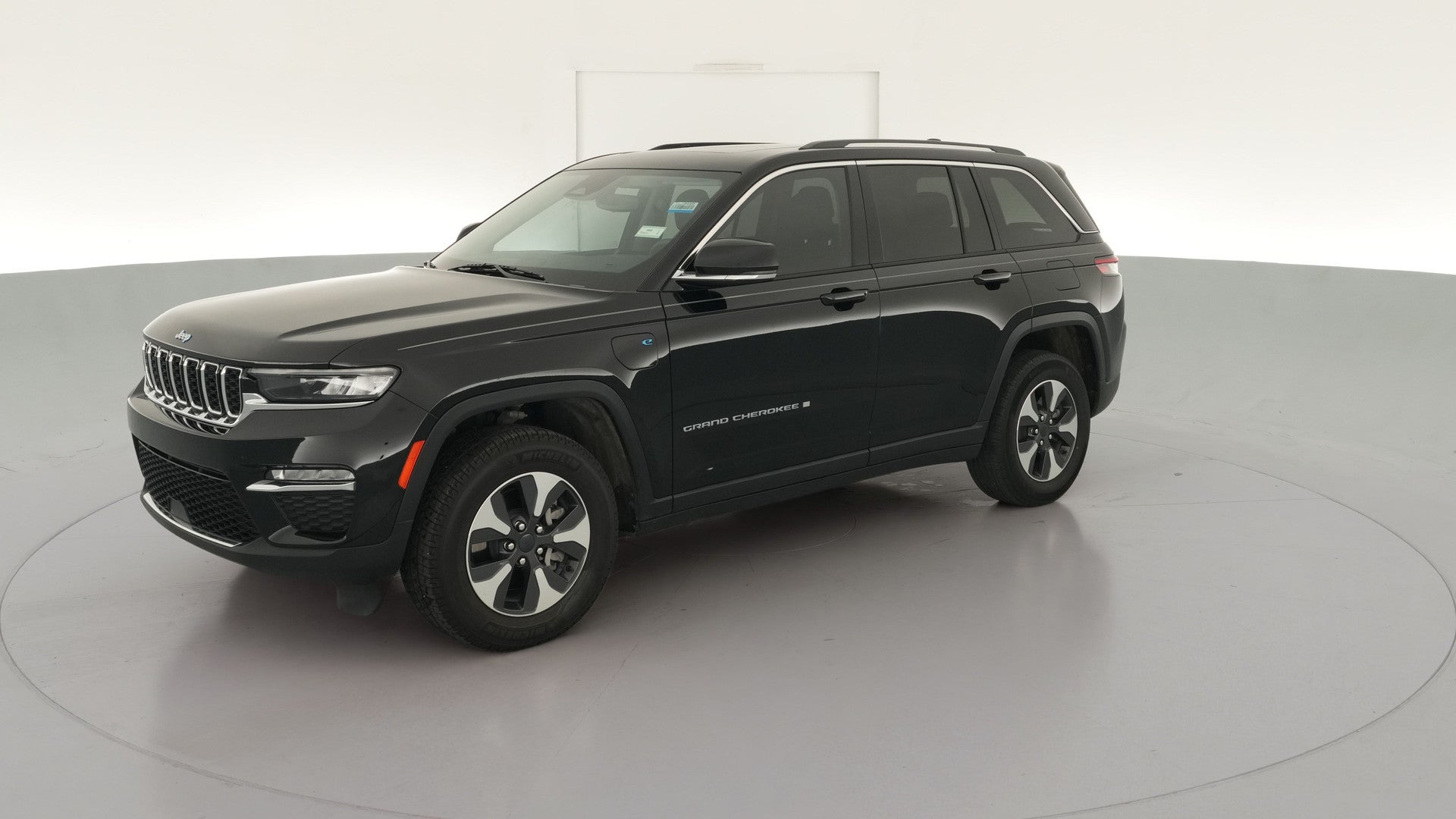 2022 Jeep Grand Cherokee 4xe vehicle photo