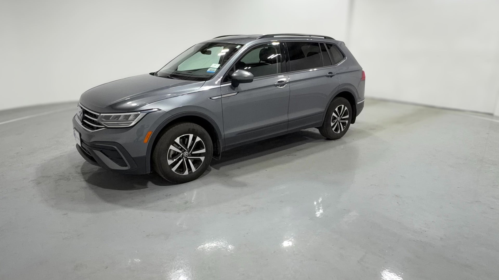 2023 Volkswagen Tiguan vehicle photo