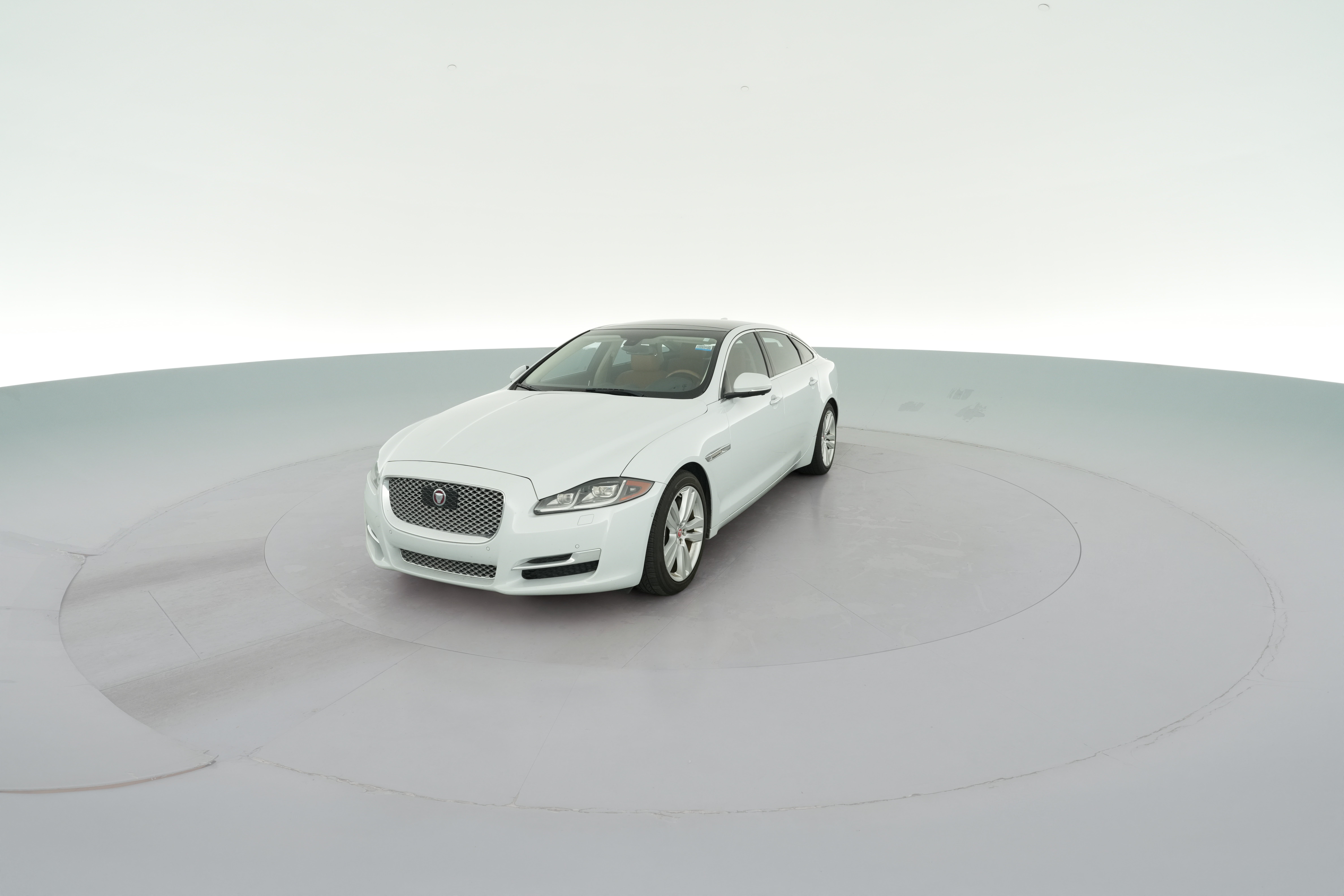 2016 Jaguar XJ Portfolio - Photo 27