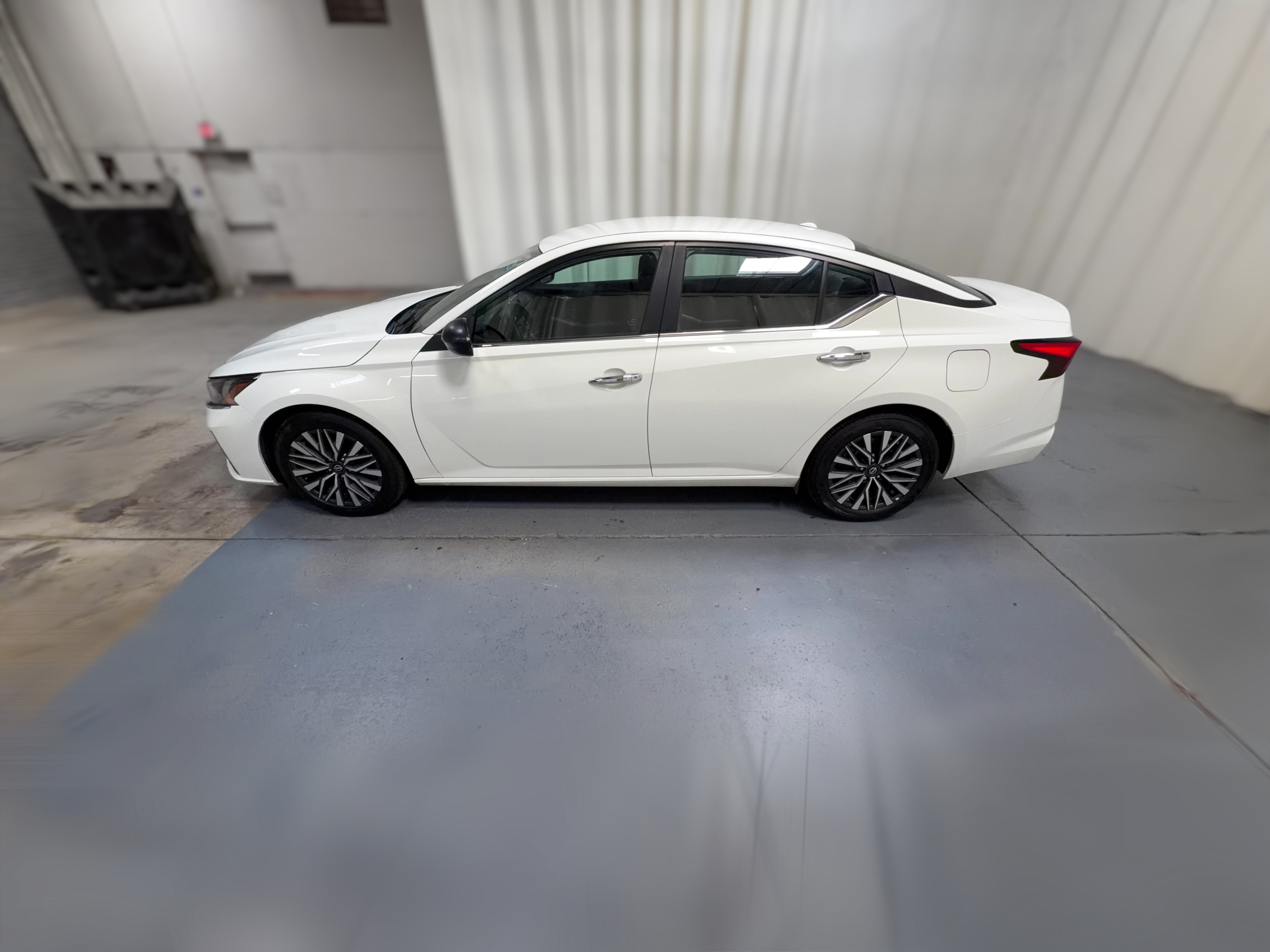 2025 Nissan Altima SV - Photo 21