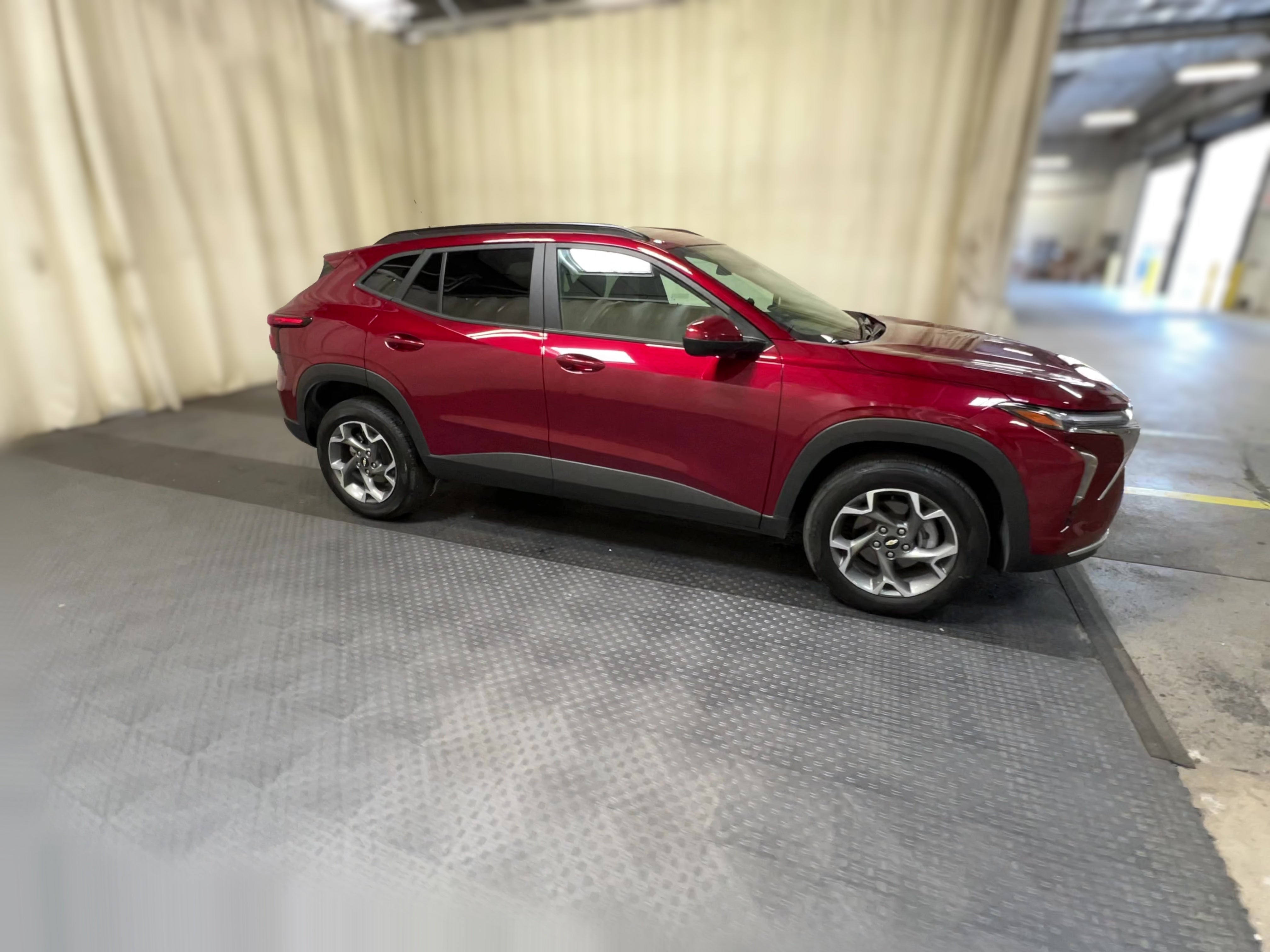 2025 Chevrolet Trax LT - Photo 30