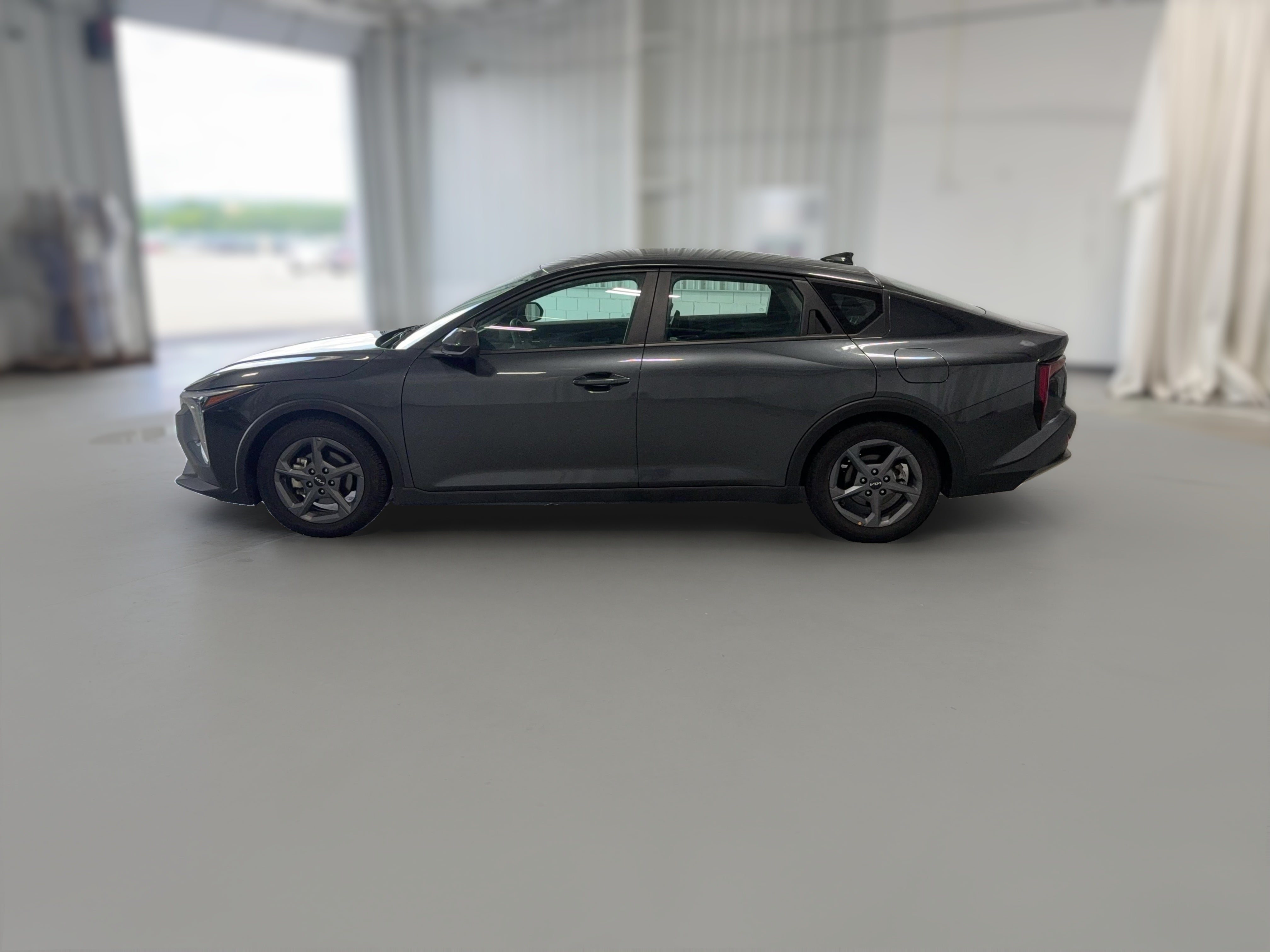 2025 Kia K4 LXS - Photo 27
