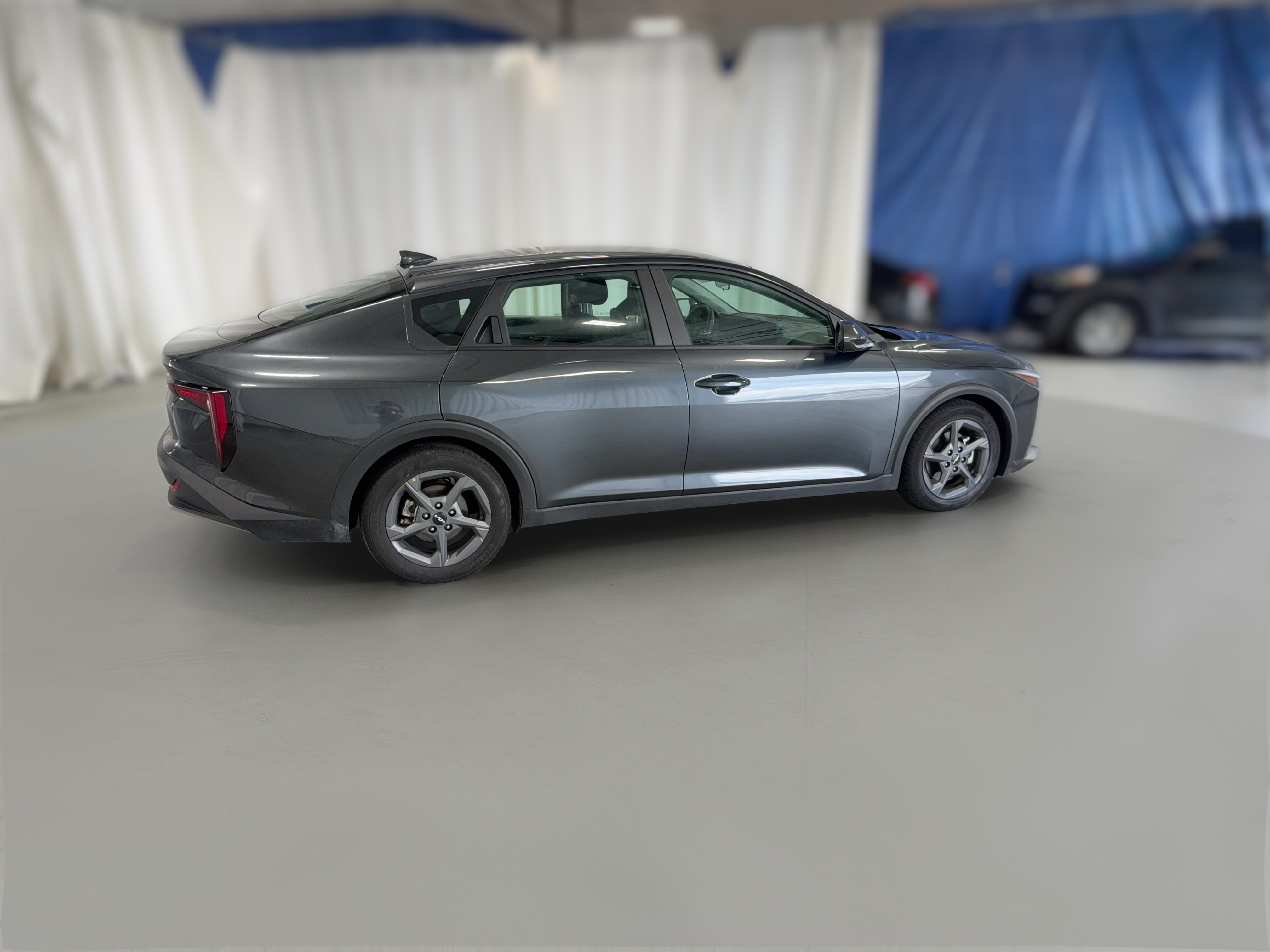 2025 Kia K4 LXS - Photo 34