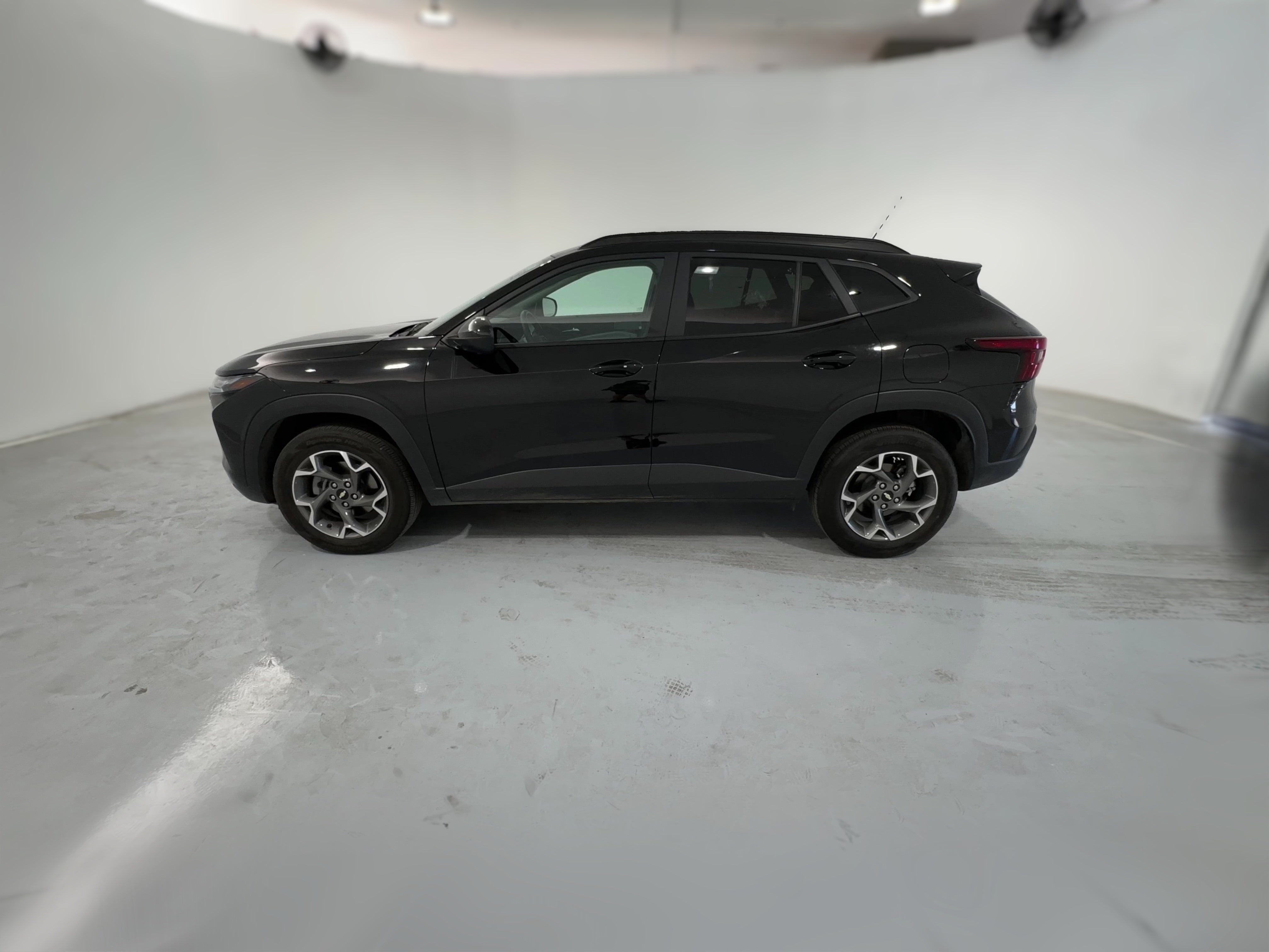 2025 Chevrolet Trax LT - Photo 24