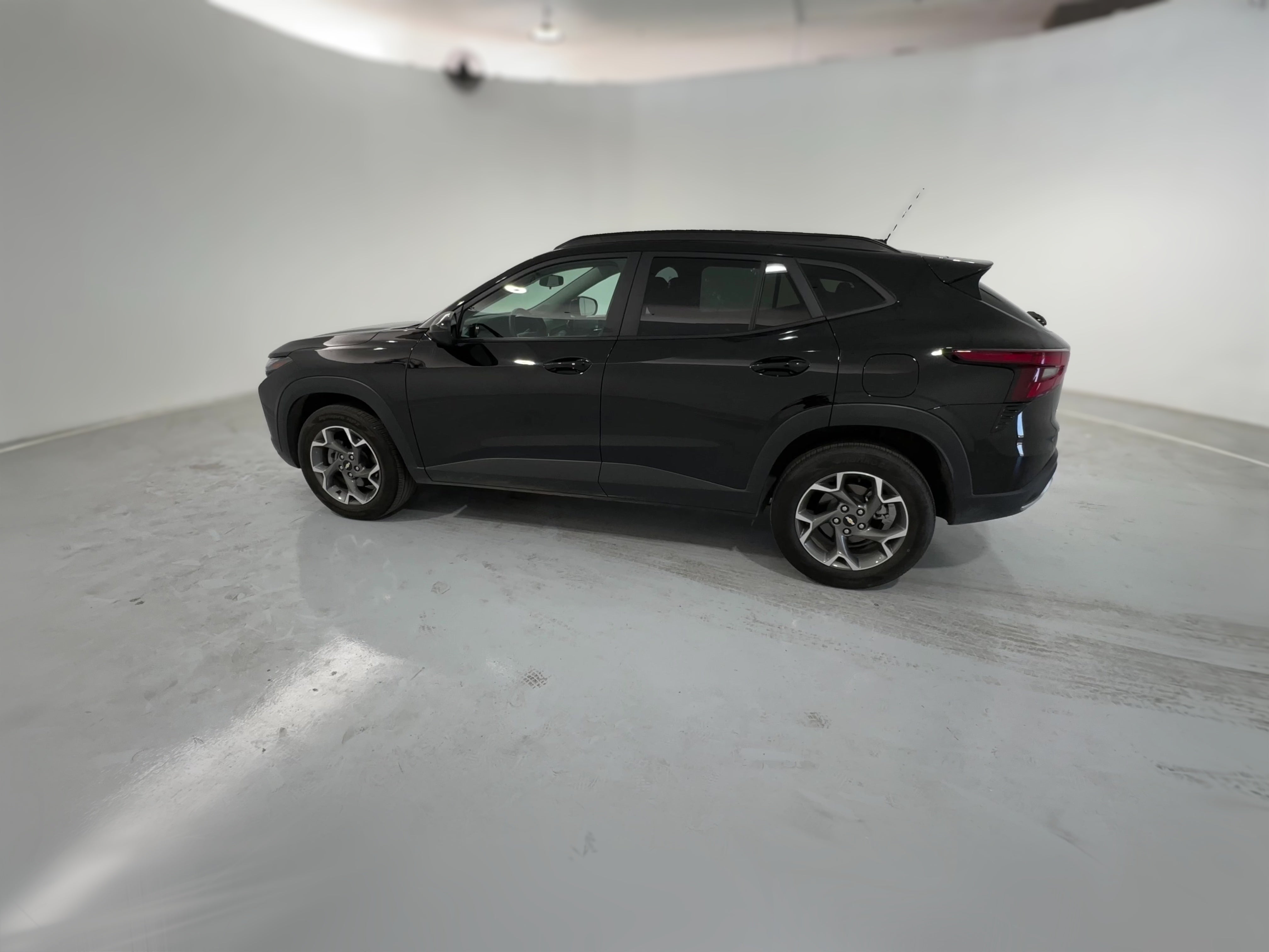 2025 Chevrolet Trax LT - Photo 25