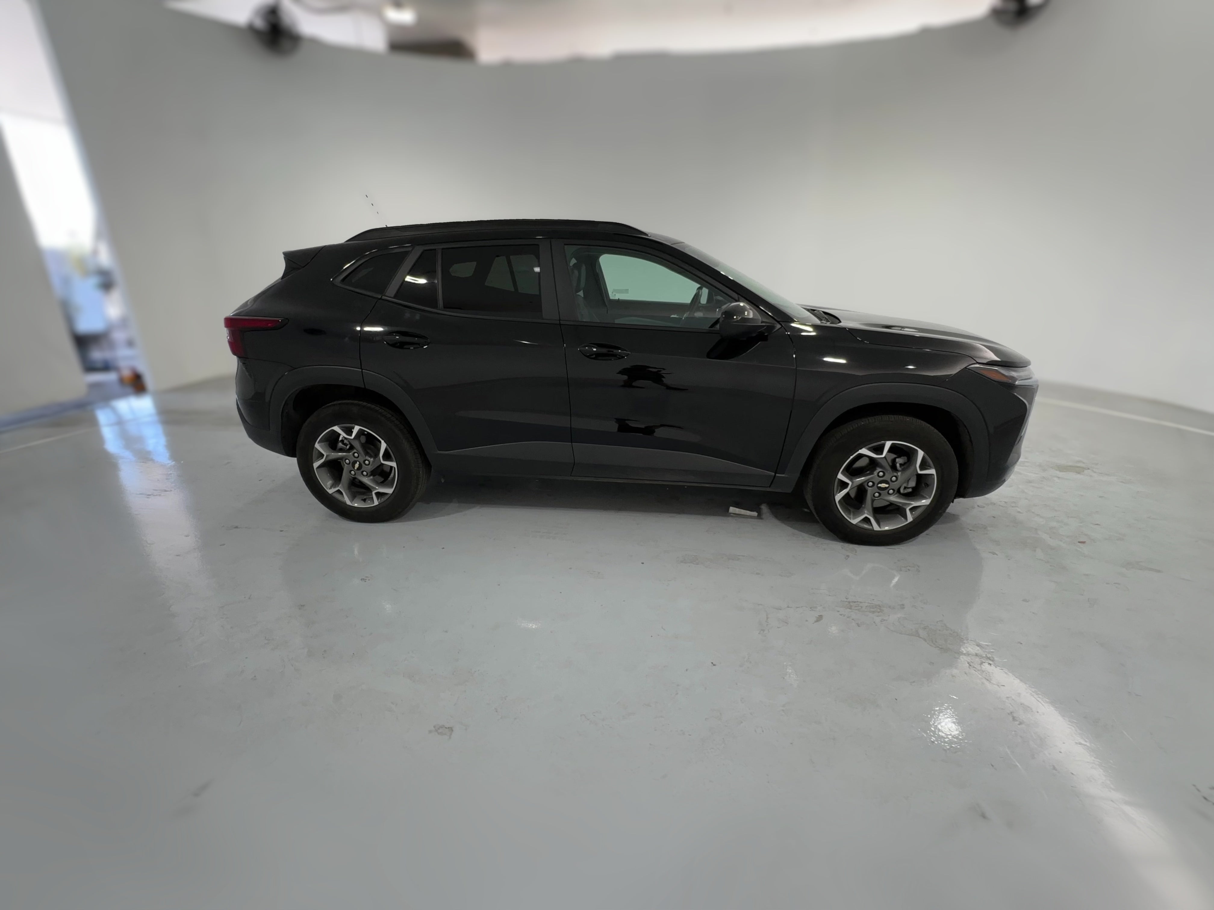 2025 Chevrolet Trax LT - Photo 33