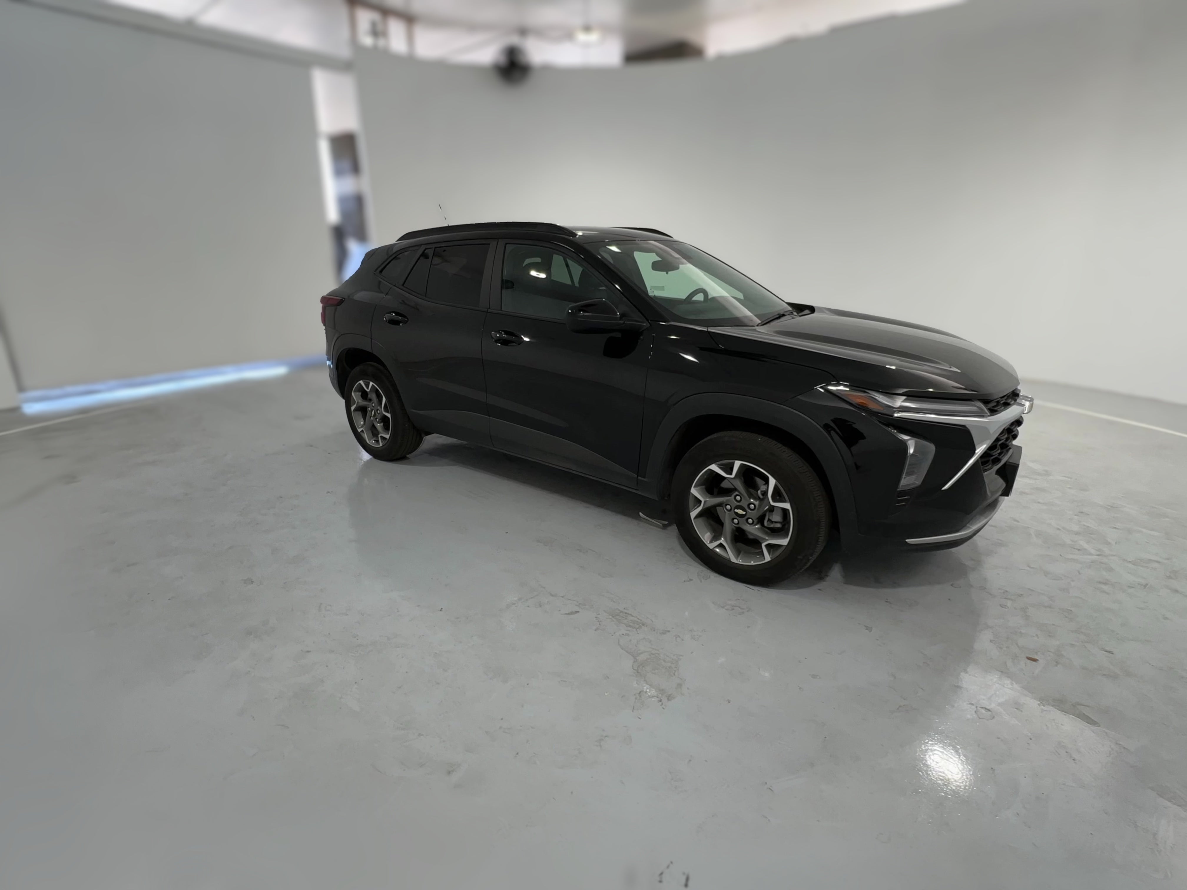 2025 Chevrolet Trax LT - Photo 34