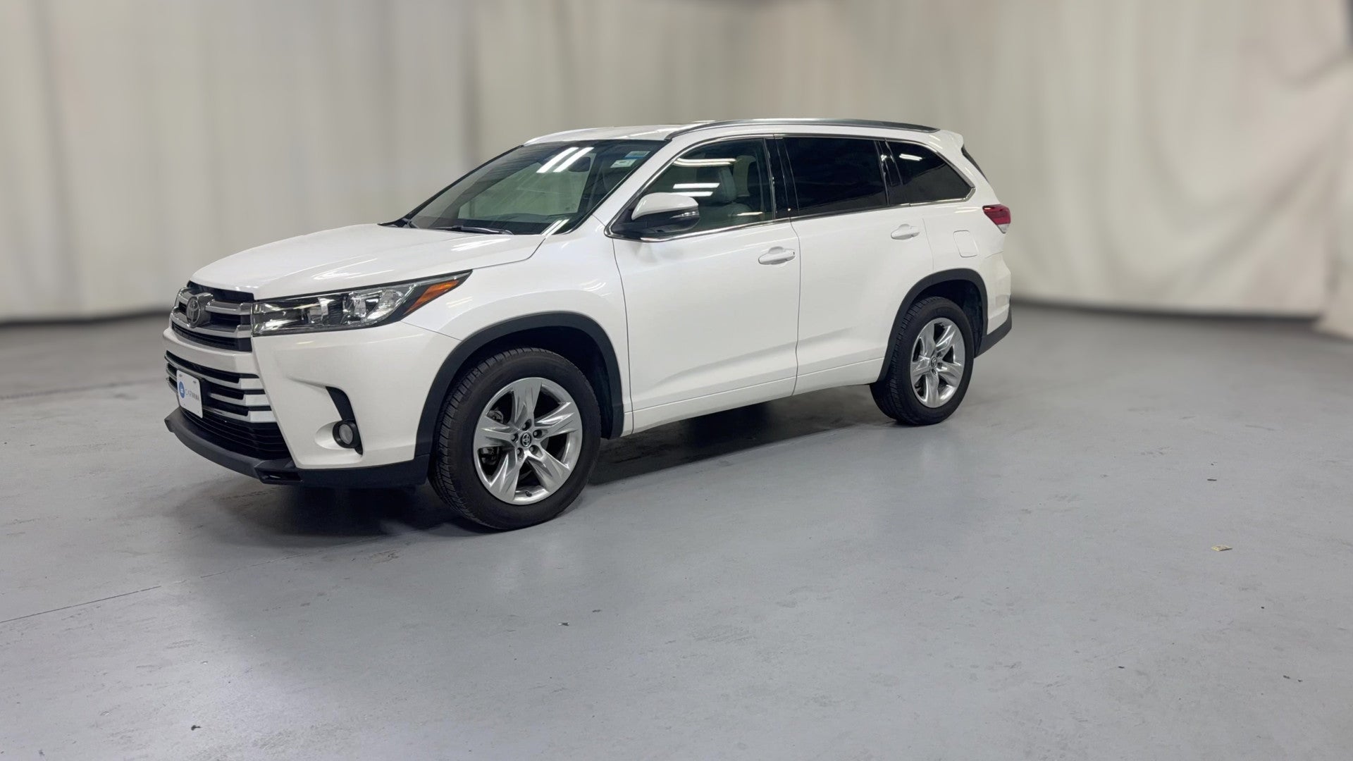 2018 Toyota Highlander vehicle photo